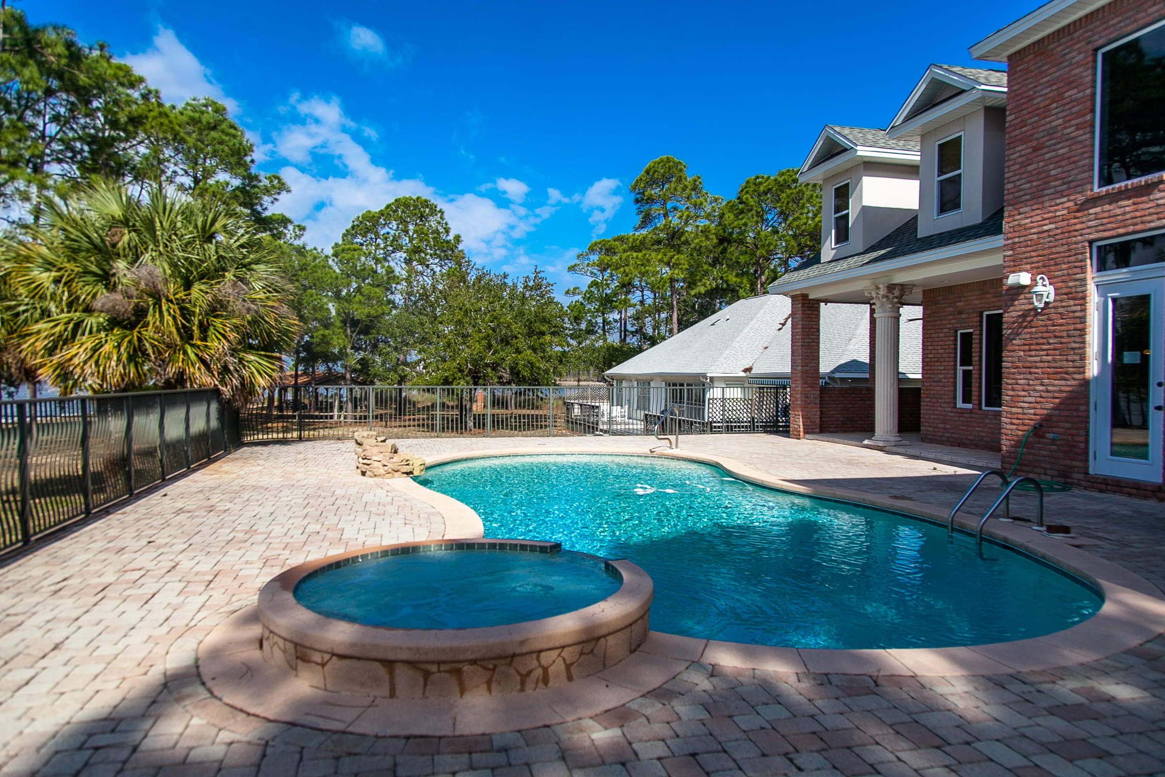 RAINTREE ESTATES - Residential