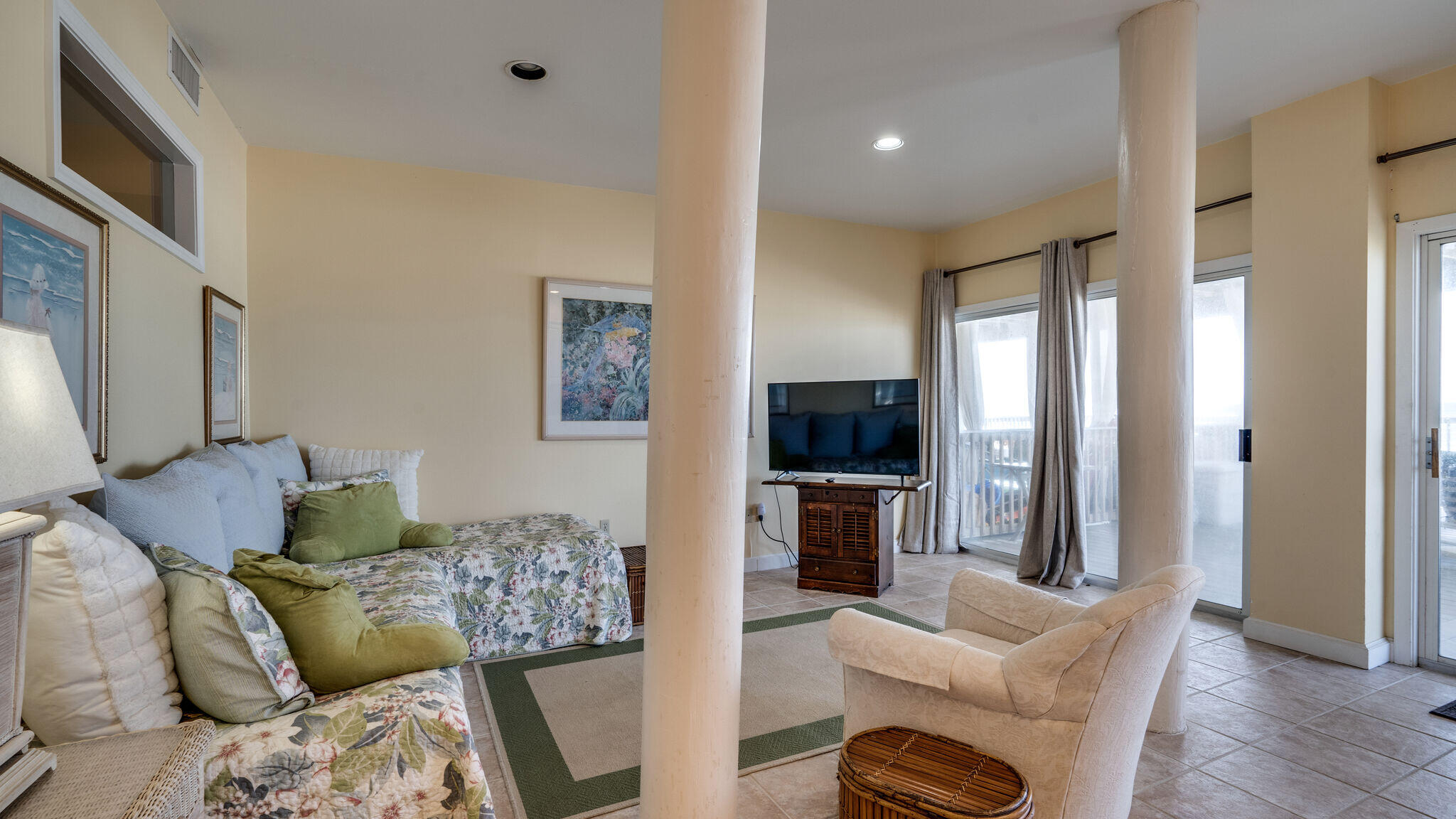 GREENREEF T/H PH II UNIT 20 - Residential