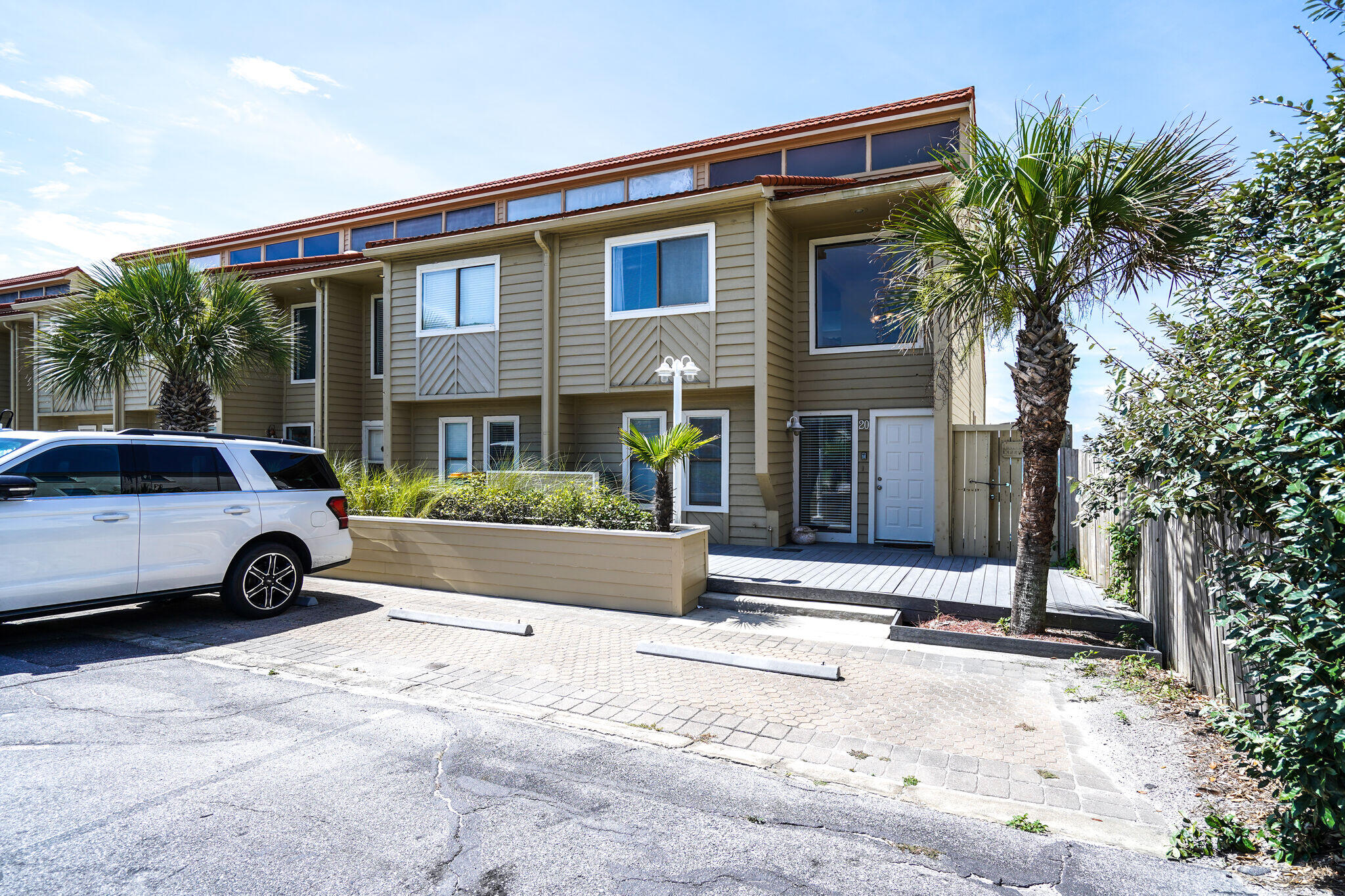 GREENREEF T/H PH II UNIT 20 - Residential