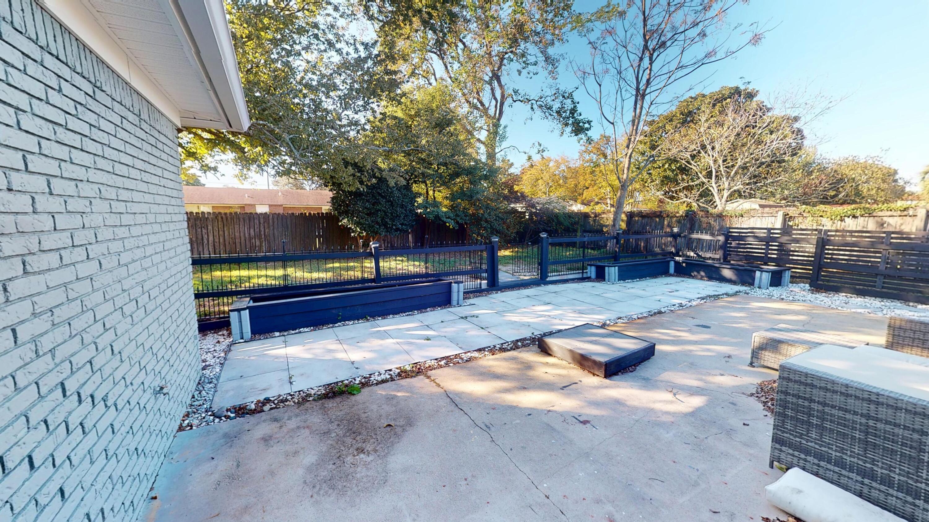 CHATEAU PRES DE LA MER - Residential