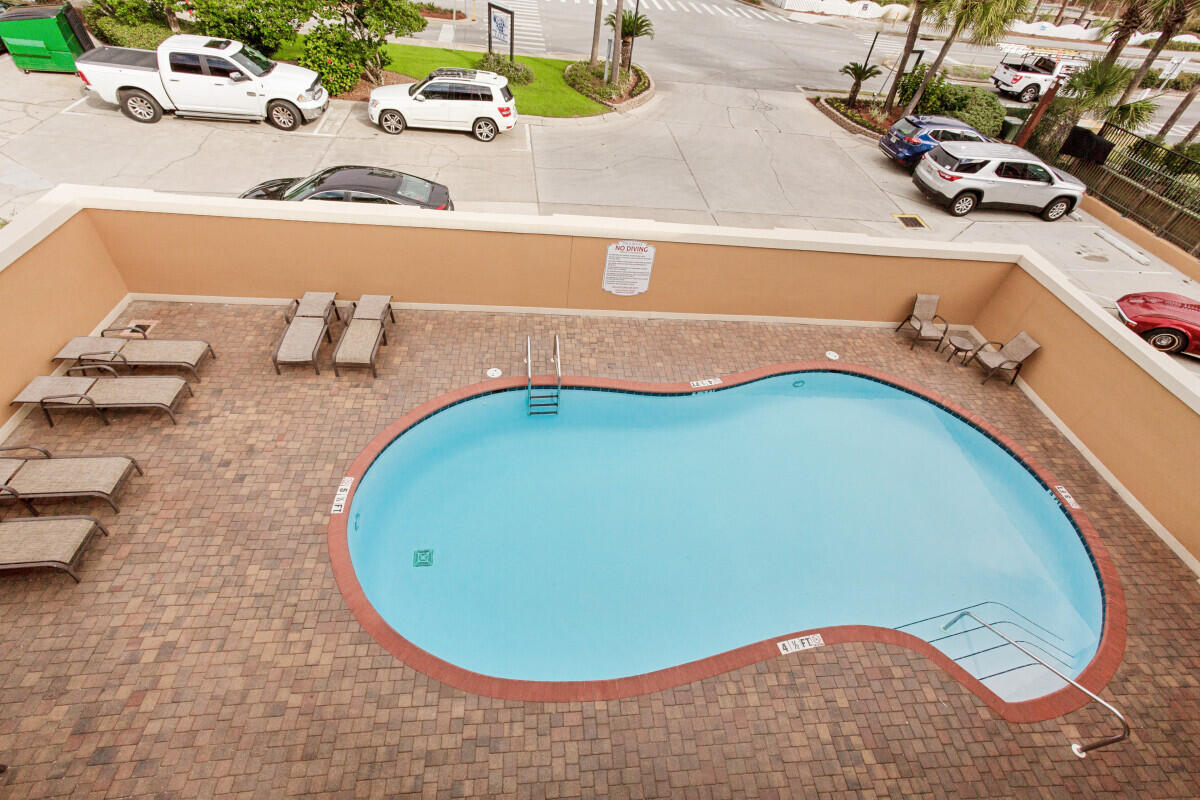 CORAL REEF CLUB PH 1 - Residential