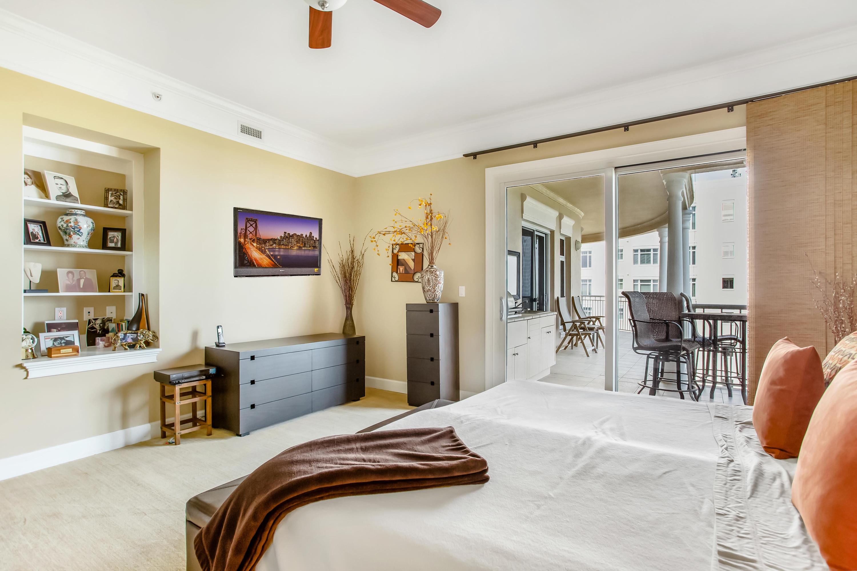 ONE WATER PLACE - Residential