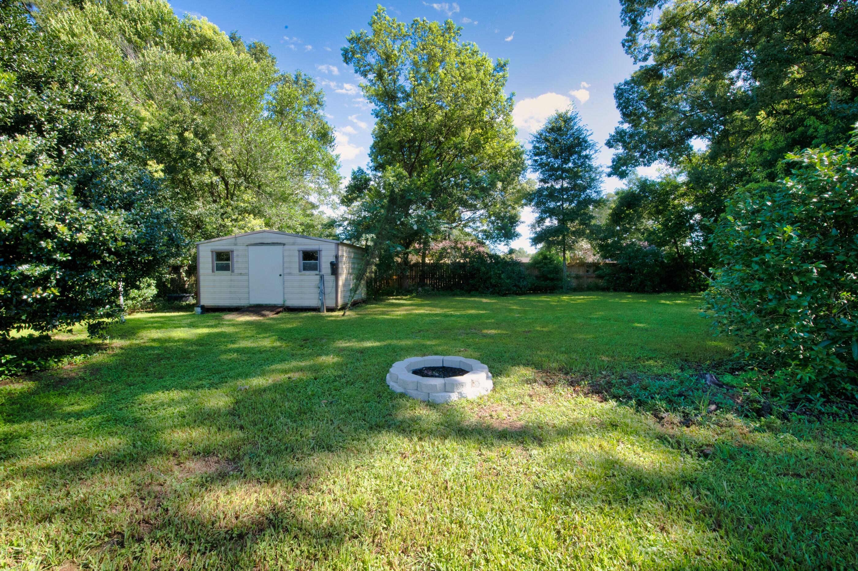 LAKE FRANCIS HOMES - Residential