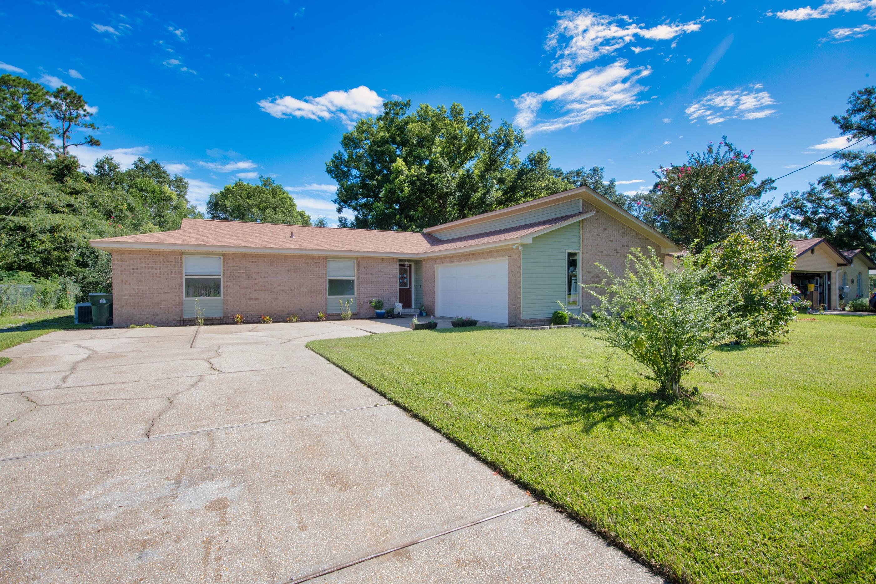 LAKE FRANCIS HOMES - Residential