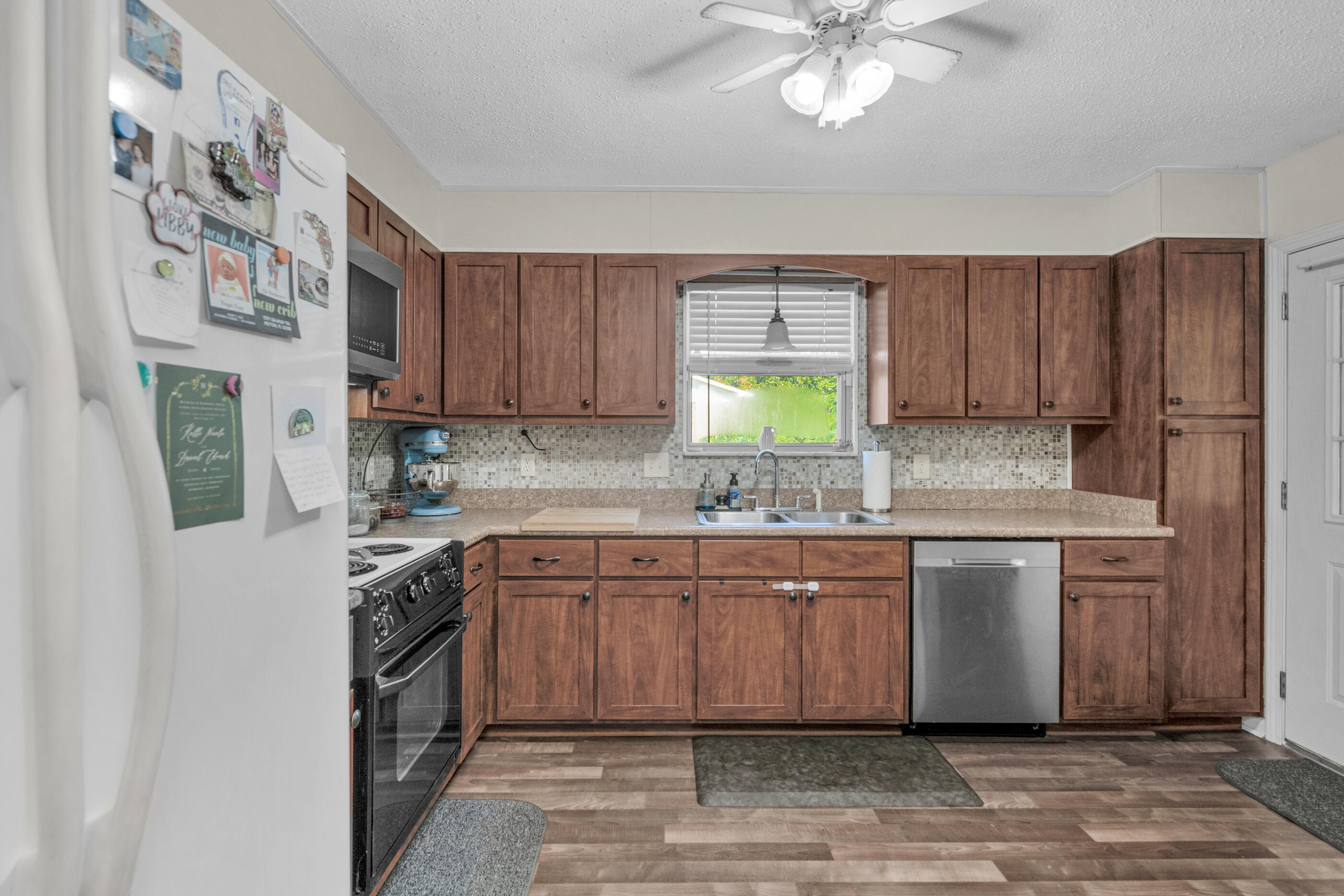 LAKE FRANCIS HOMES - Residential