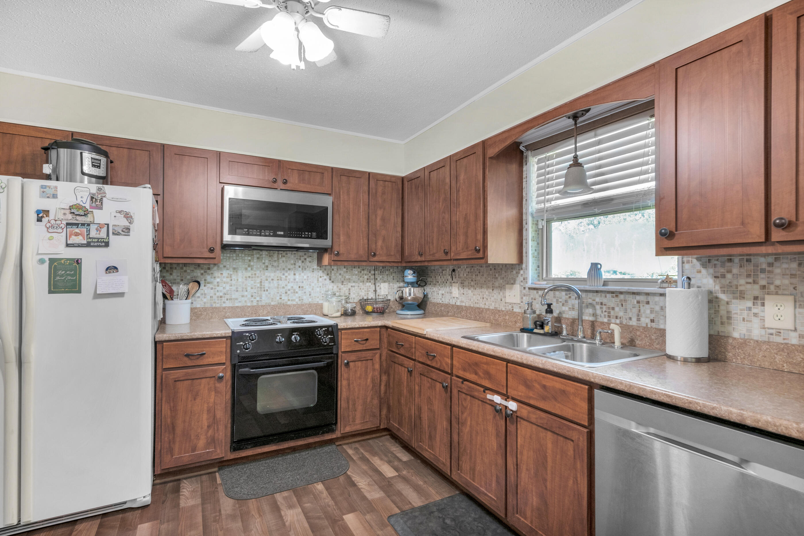 LAKE FRANCIS HOMES - Residential