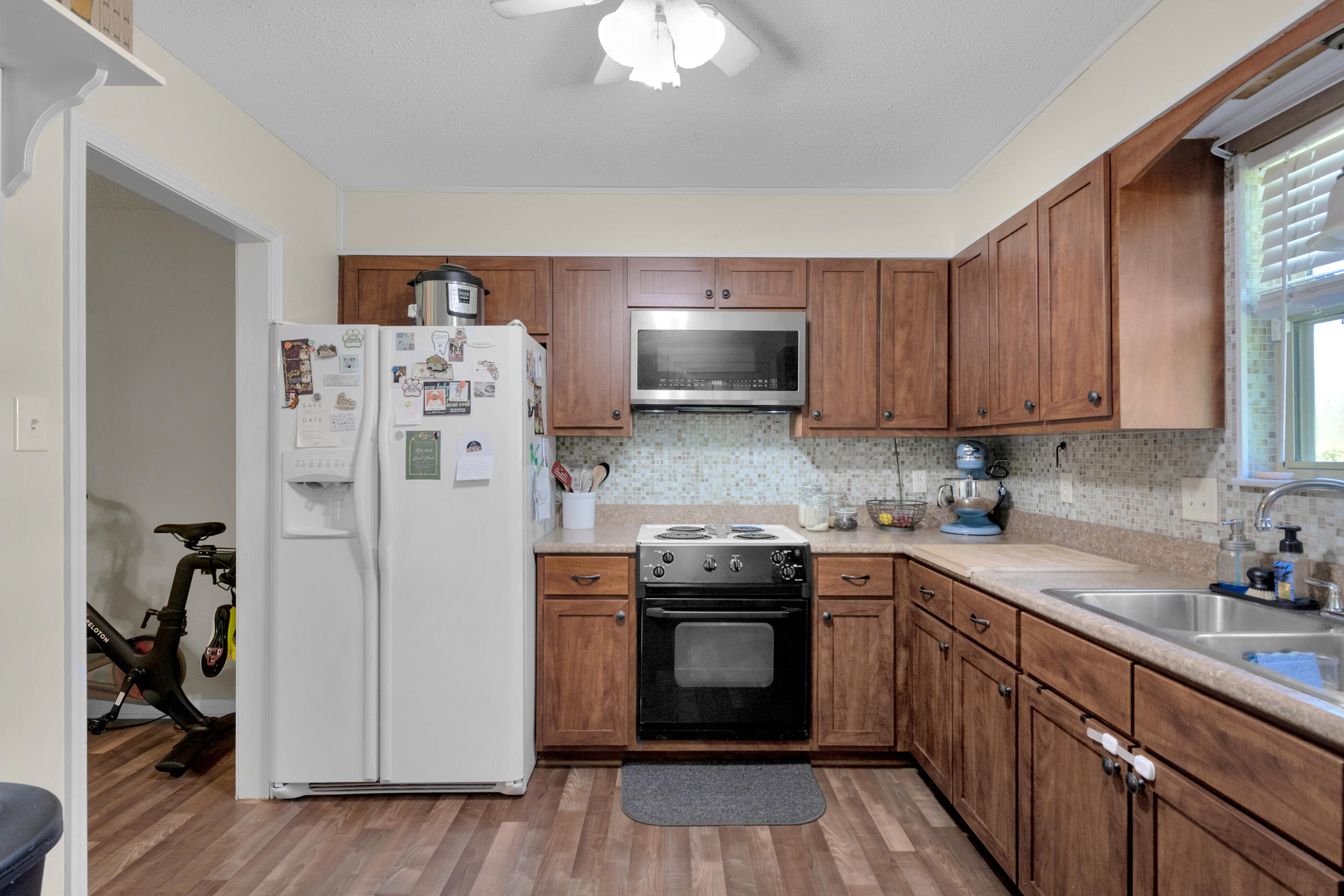 LAKE FRANCIS HOMES - Residential