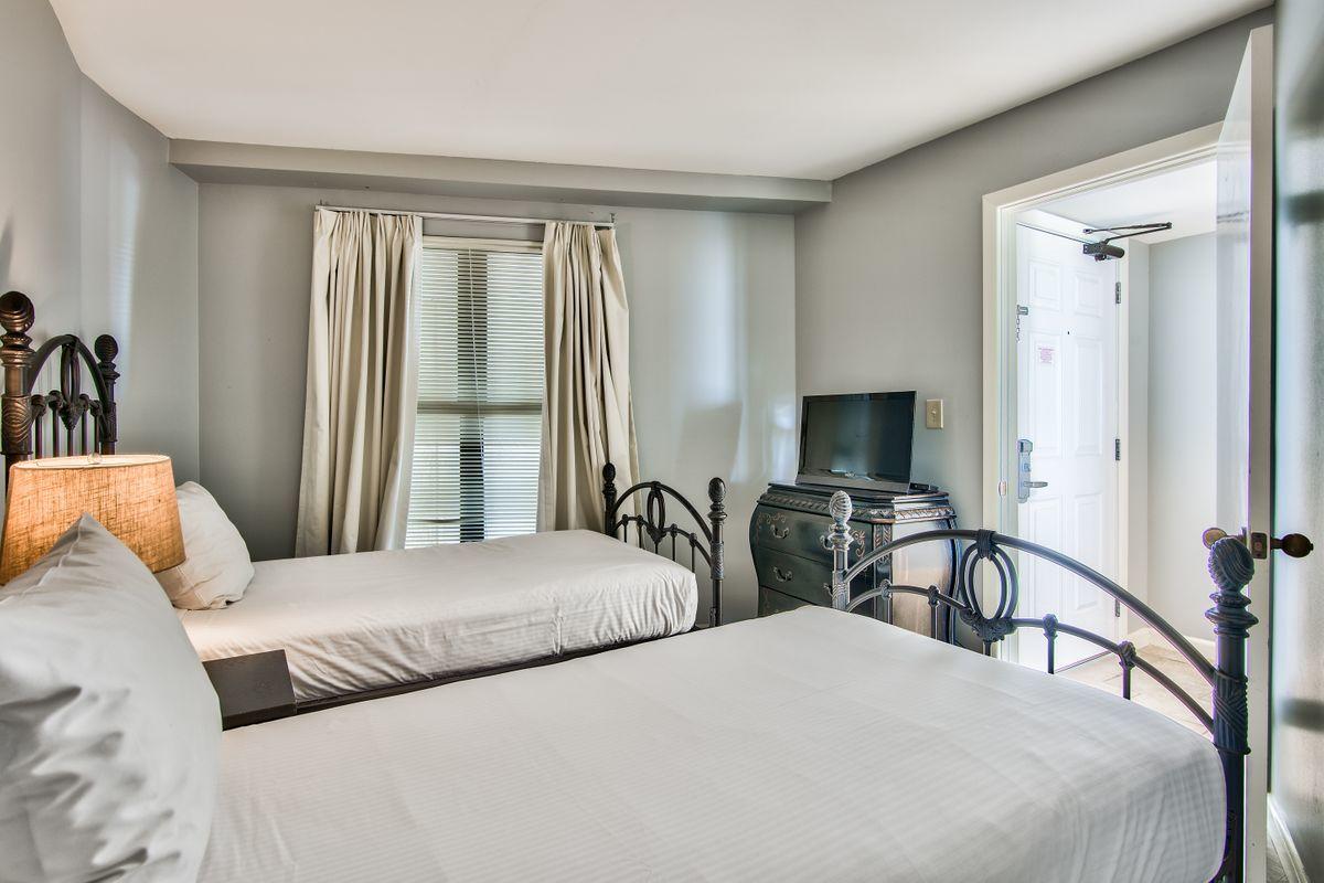 BEACHSIDE TWO - Residential