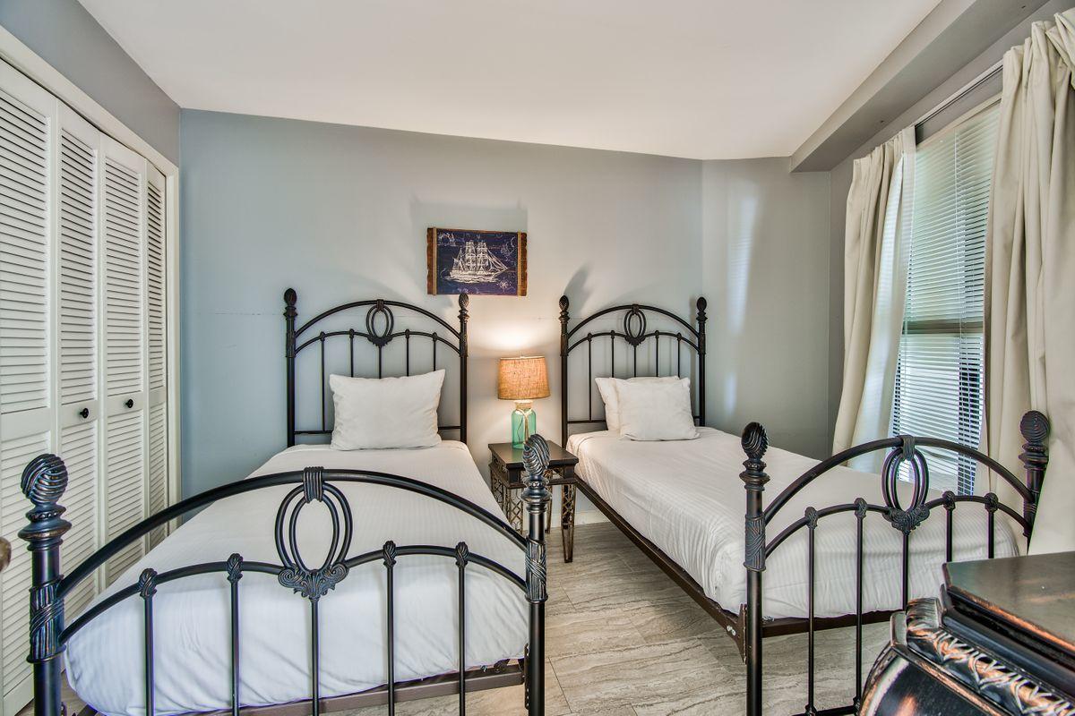 BEACHSIDE TWO - Residential