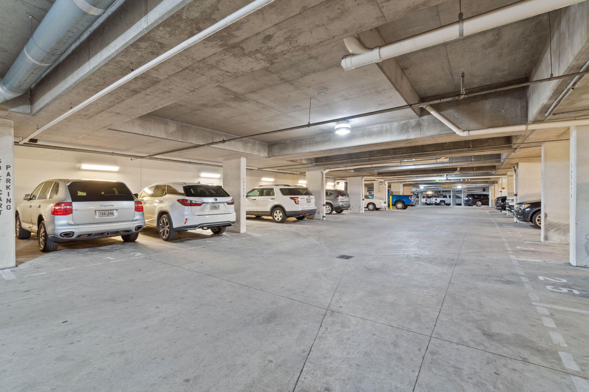 BAHIA CONDO - Residential