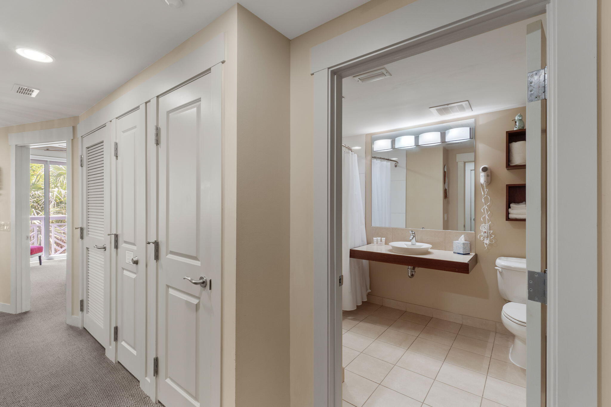 BAHIA CONDO - Residential