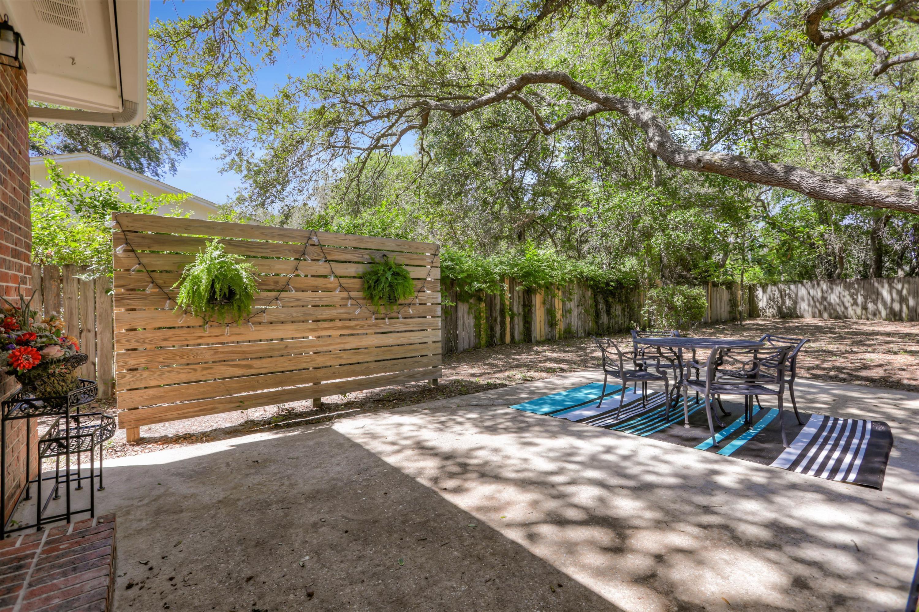 CARIBBEAN EAST UNIT 3 LOT 13 BLK I & 40 FT STRIP N OF PROP ASOR 1998-398 - Residential