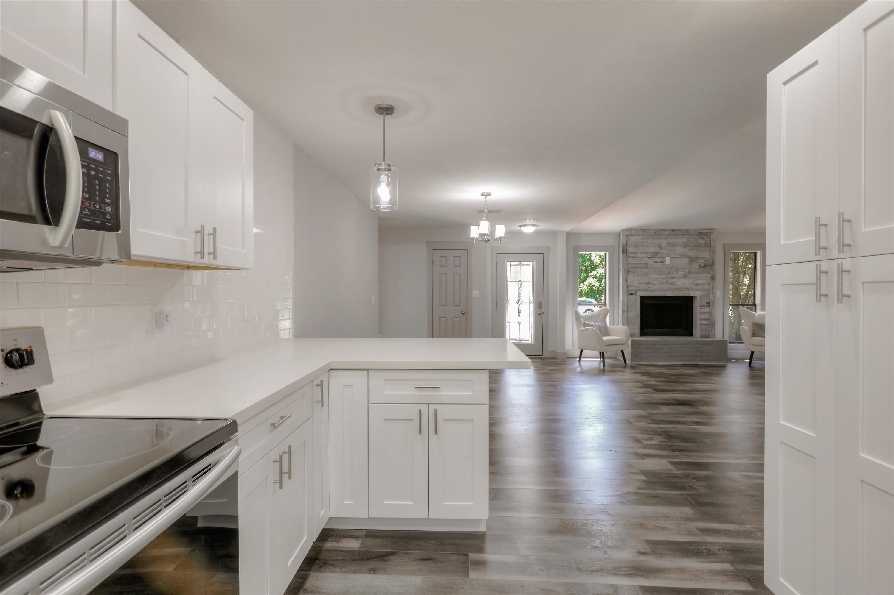 CARIBBEAN EAST UNIT 3 LOT 13 BLK I & 40 FT STRIP N OF PROP ASOR 1998-398 - Residential