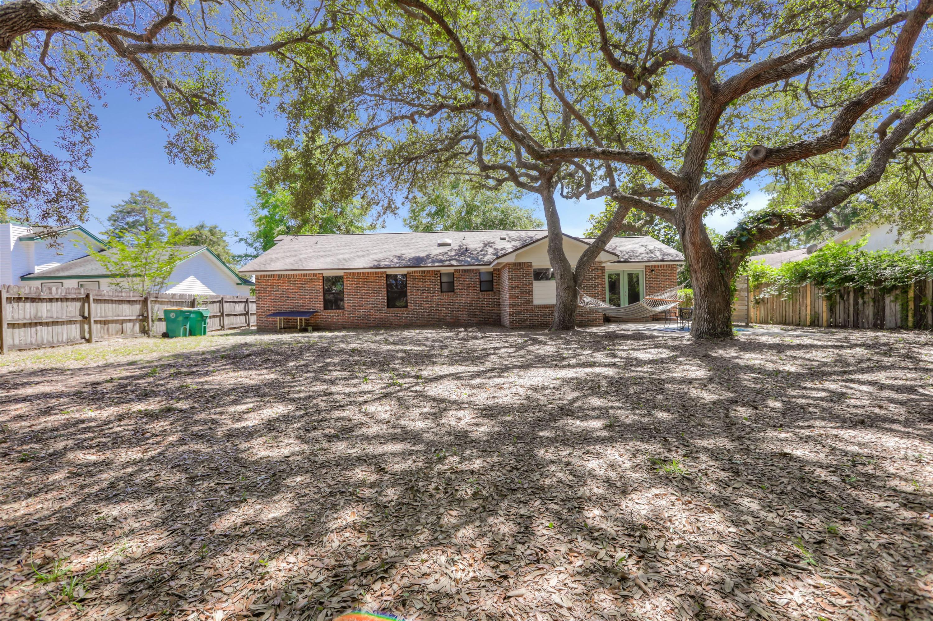 CARIBBEAN EAST UNIT 3 LOT 13 BLK I & 40 FT STRIP N OF PROP ASOR 1998-398 - Residential