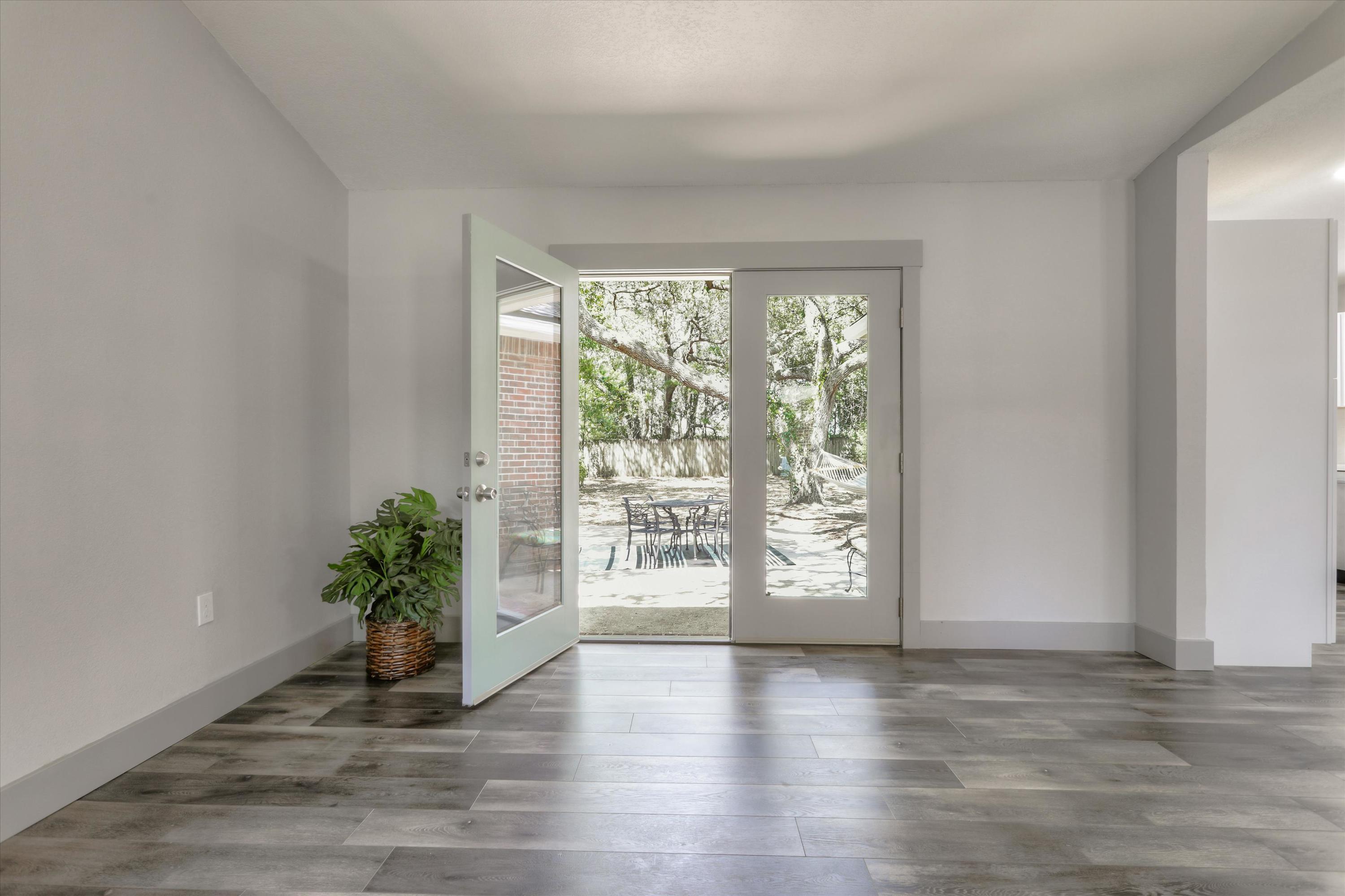 CARIBBEAN EAST UNIT 3 LOT 13 BLK I & 40 FT STRIP N OF PROP ASOR 1998-398 - Residential