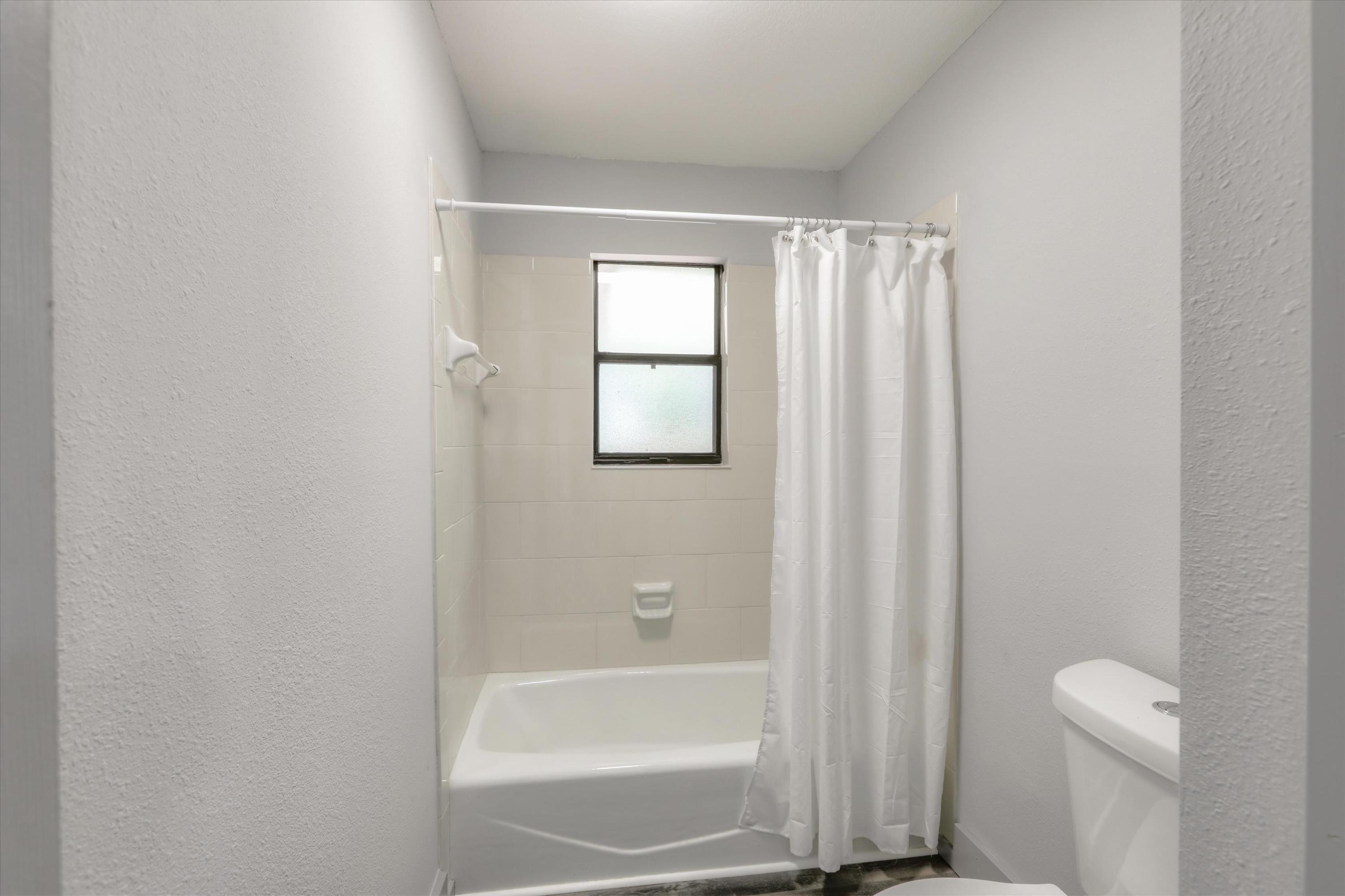 CARIBBEAN EAST UNIT 3 LOT 13 BLK I & 40 FT STRIP N OF PROP ASOR 1998-398 - Residential