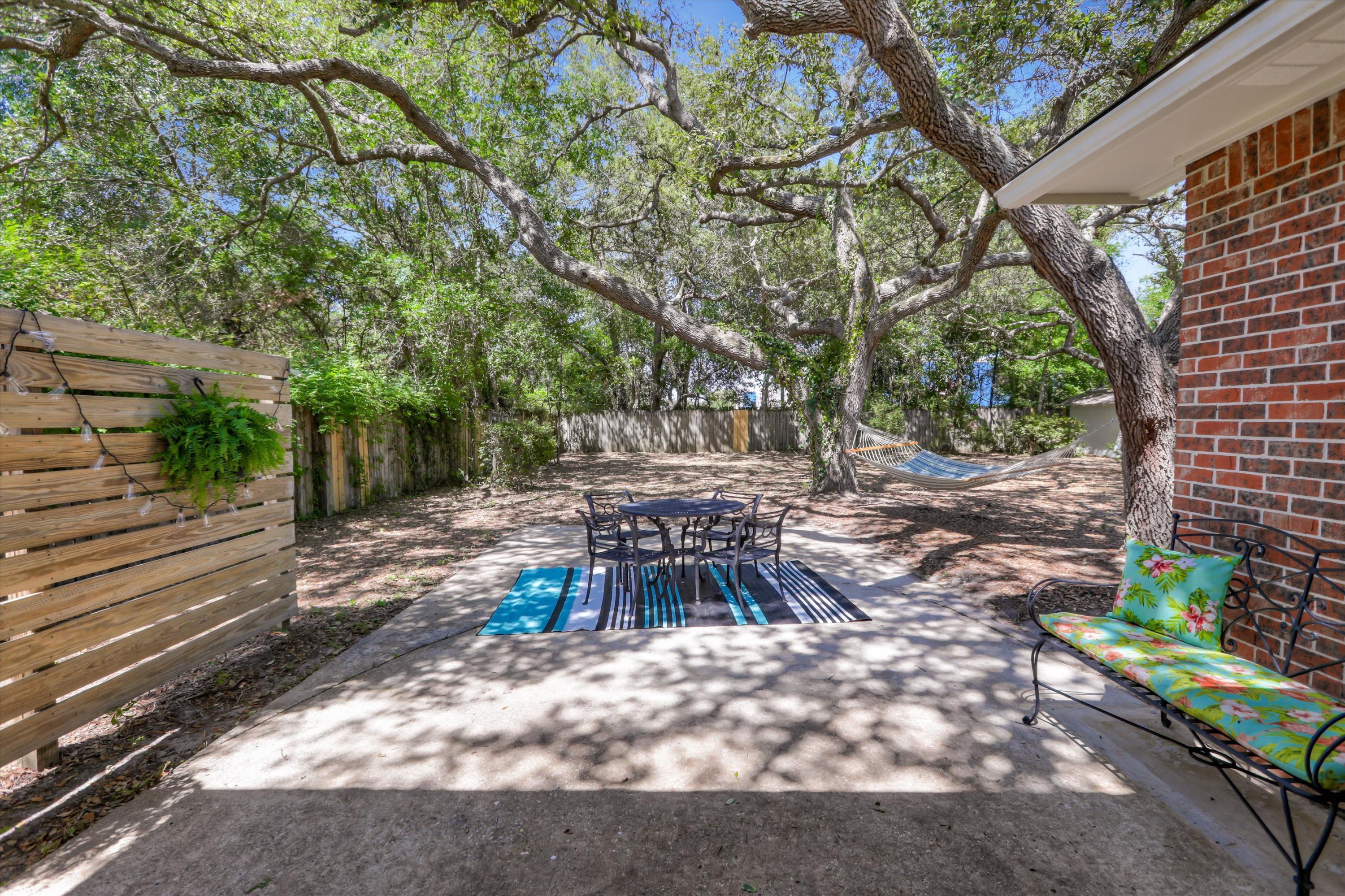 CARIBBEAN EAST UNIT 3 LOT 13 BLK I & 40 FT STRIP N OF PROP ASOR 1998-398 - Residential