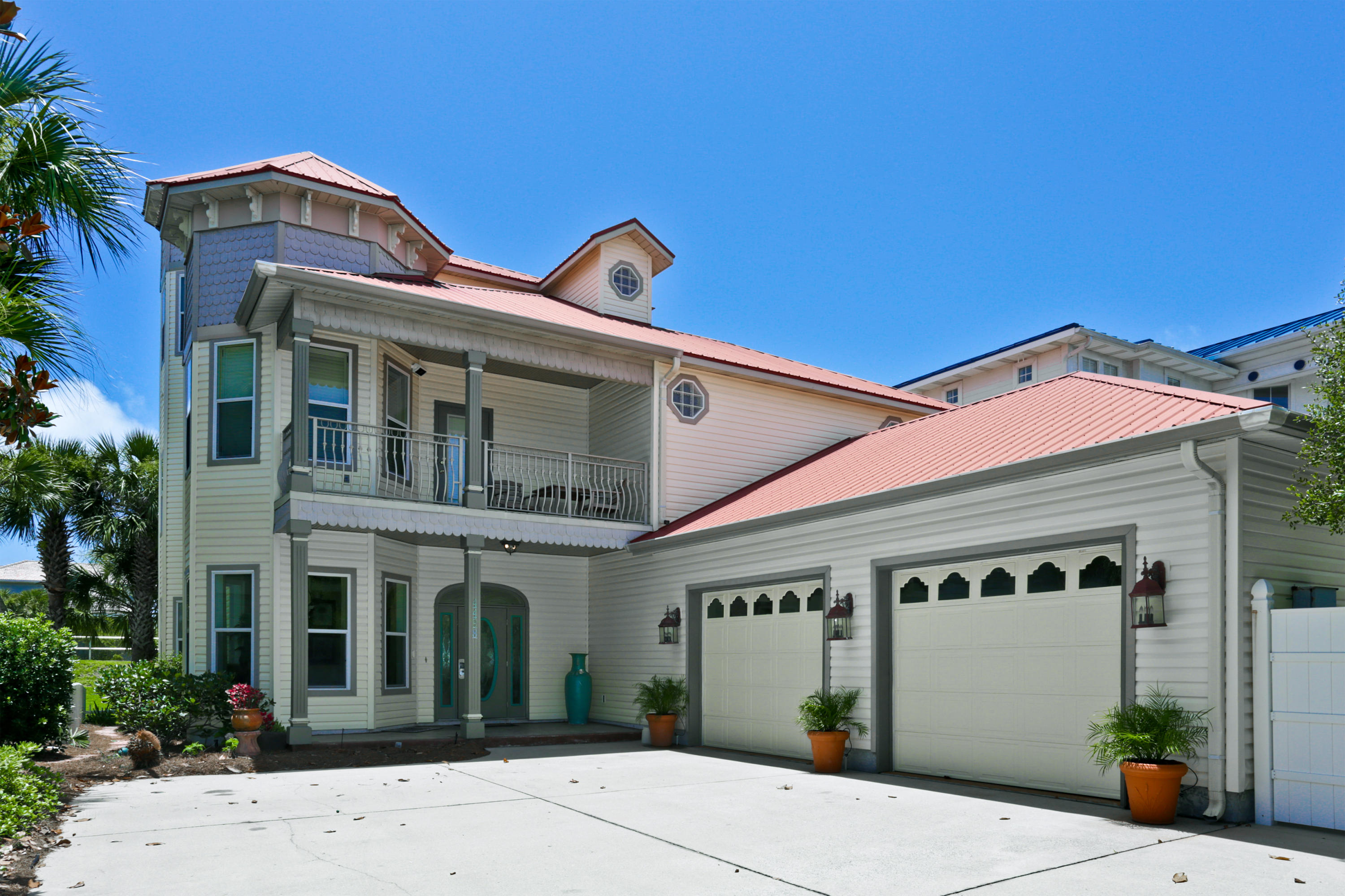 CRYSTAL SHORES - Residential