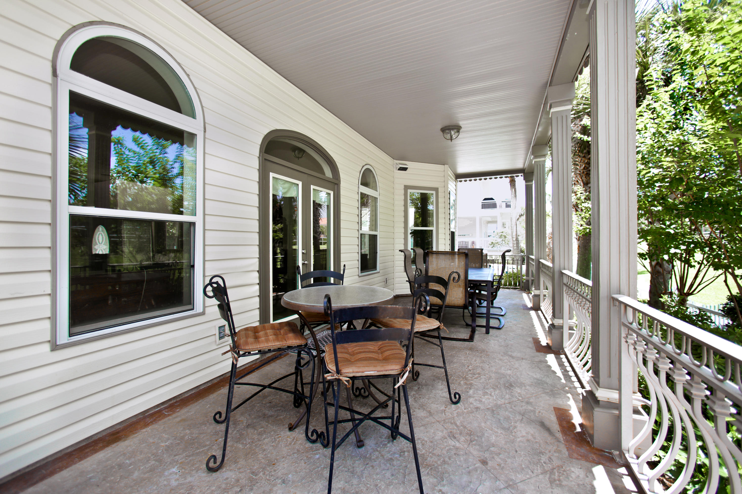 CRYSTAL SHORES - Residential