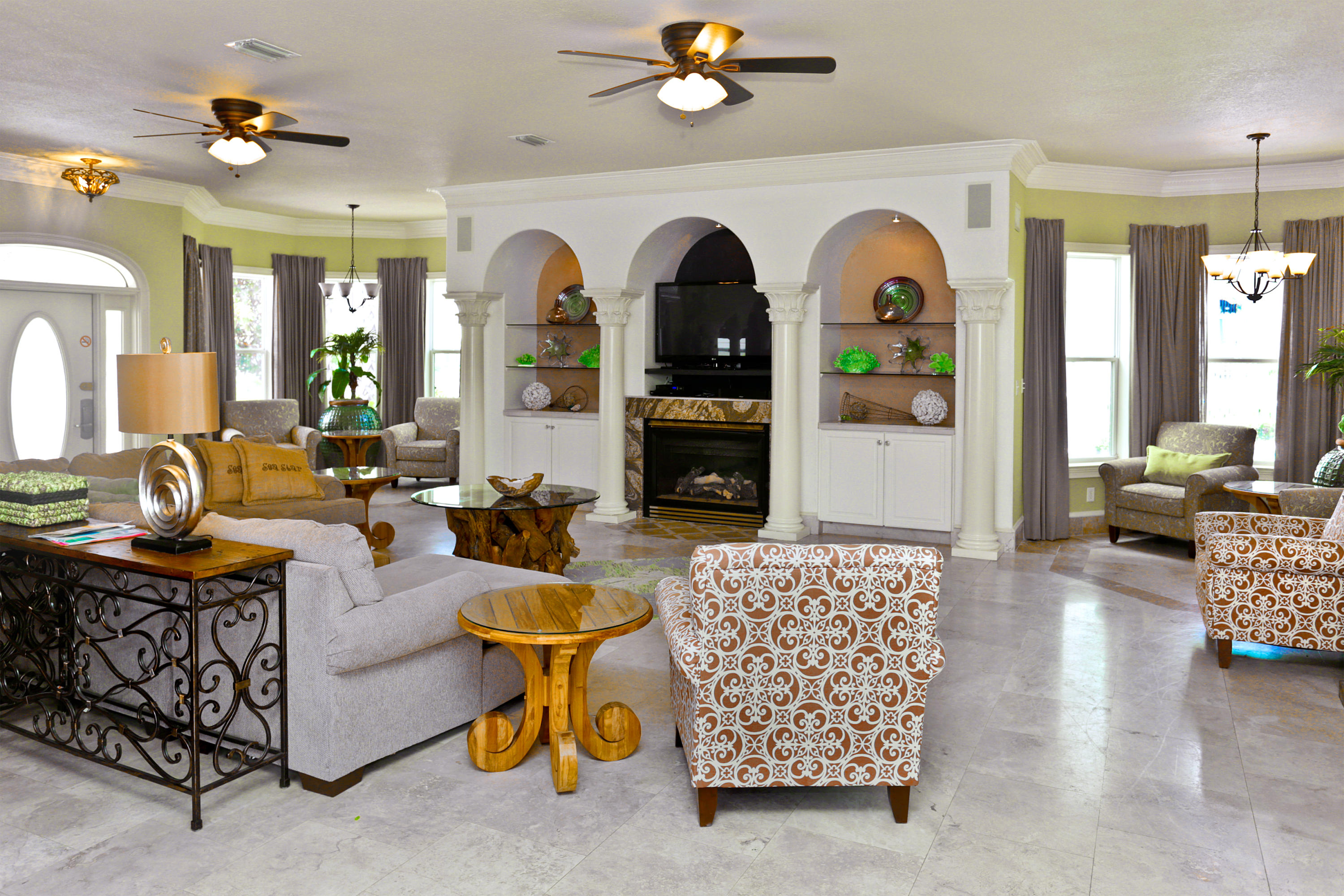 CRYSTAL SHORES - Residential