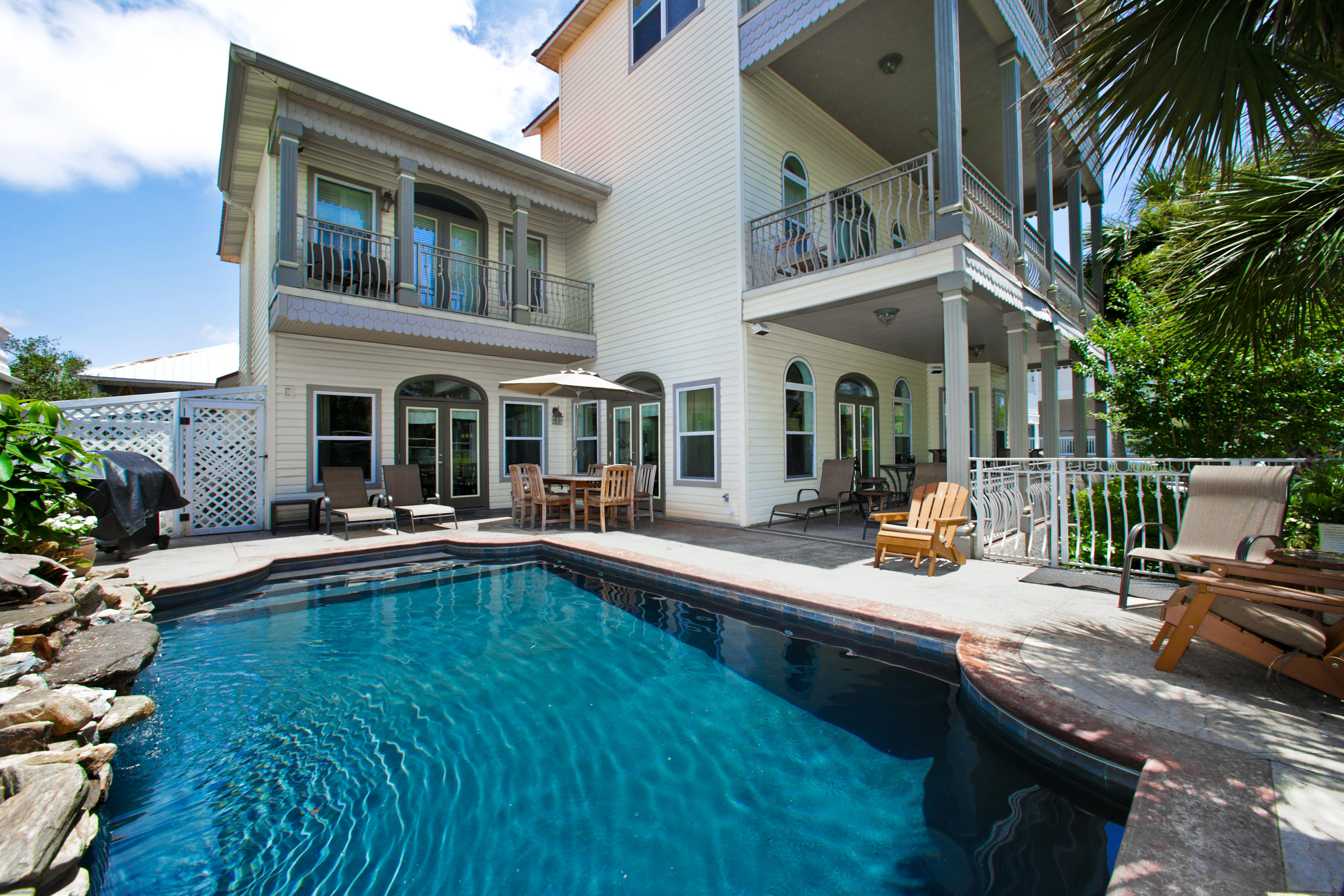 CRYSTAL SHORES - Residential