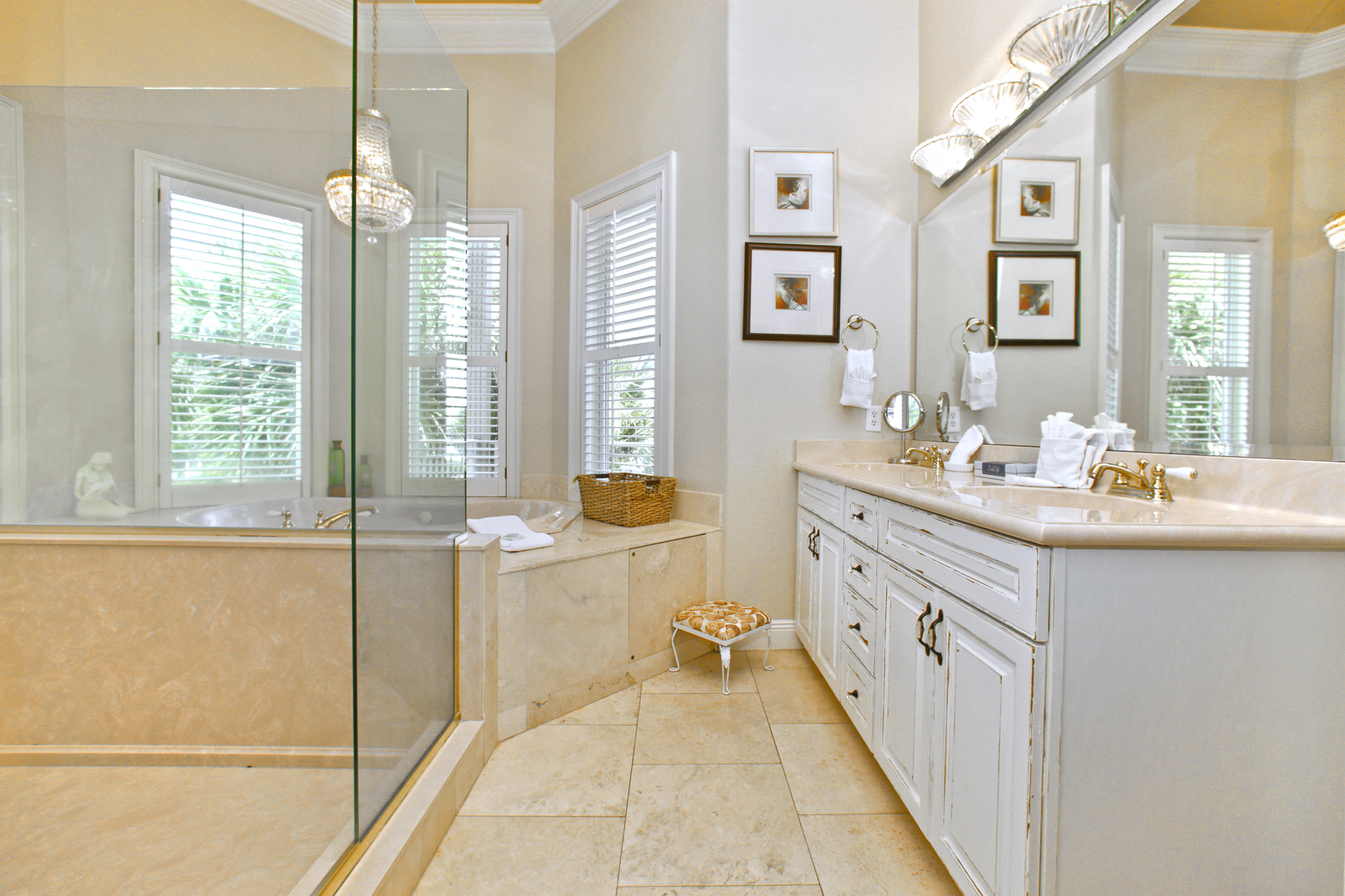 CRYSTAL SHORES - Residential