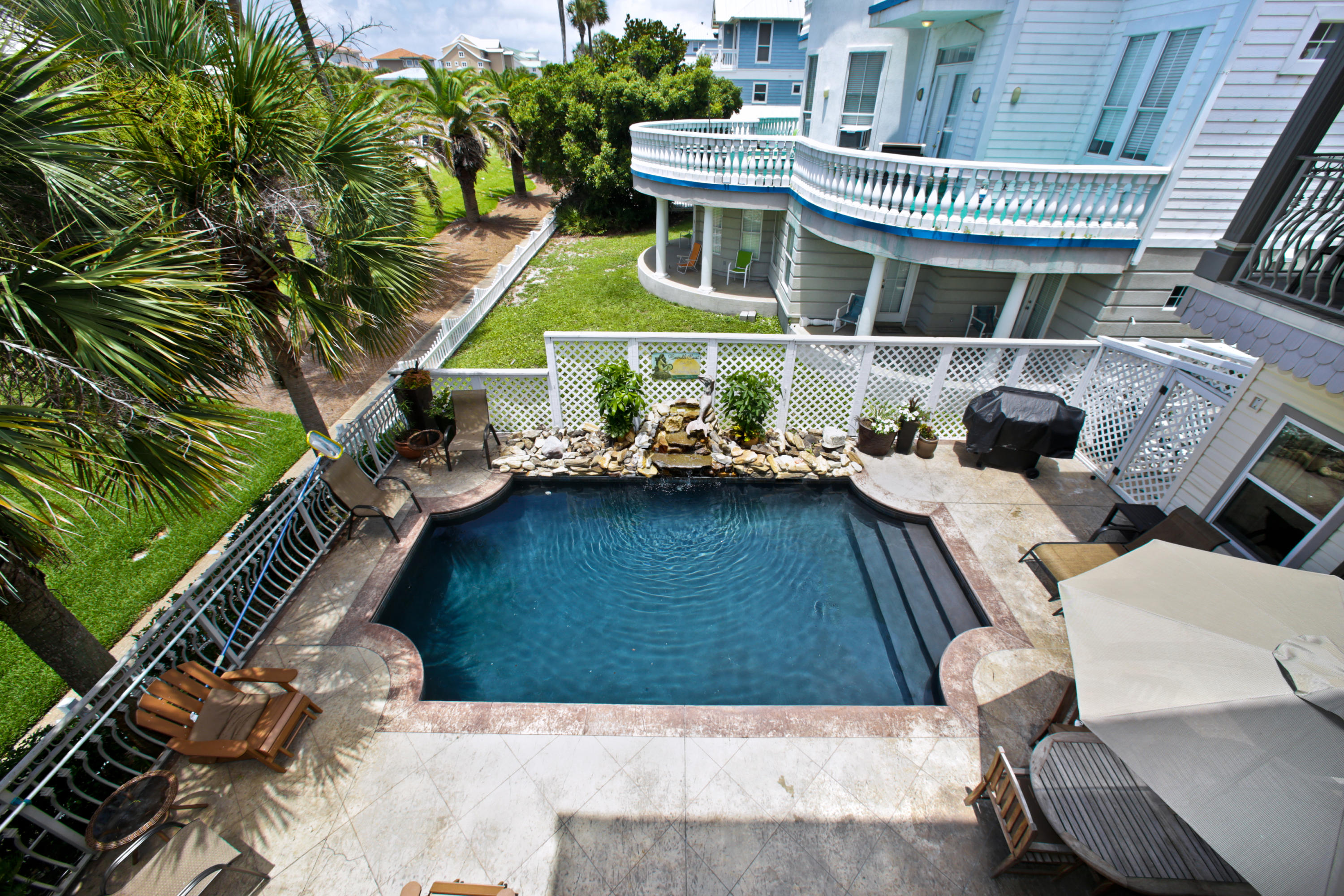 CRYSTAL SHORES - Residential