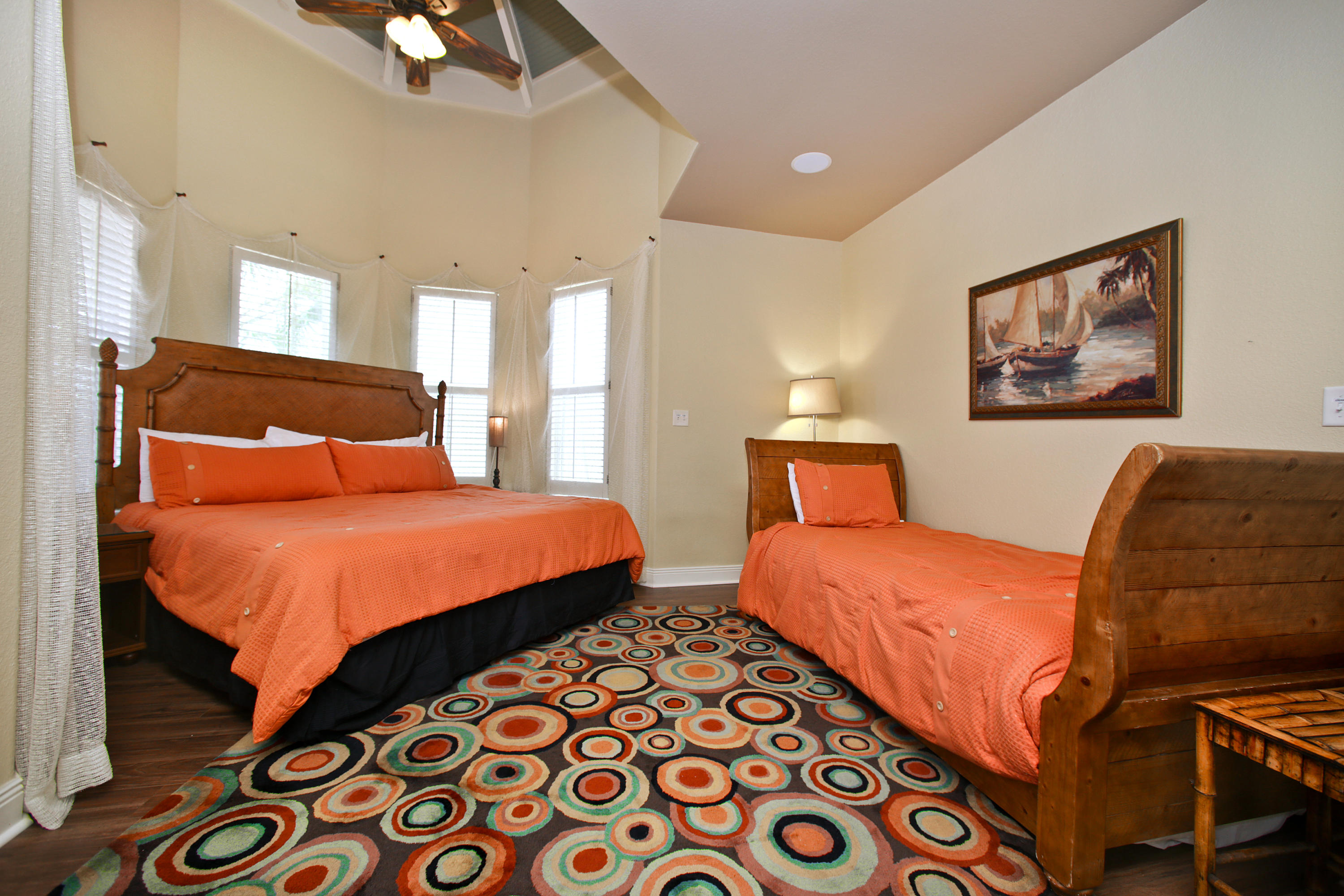 CRYSTAL SHORES - Residential