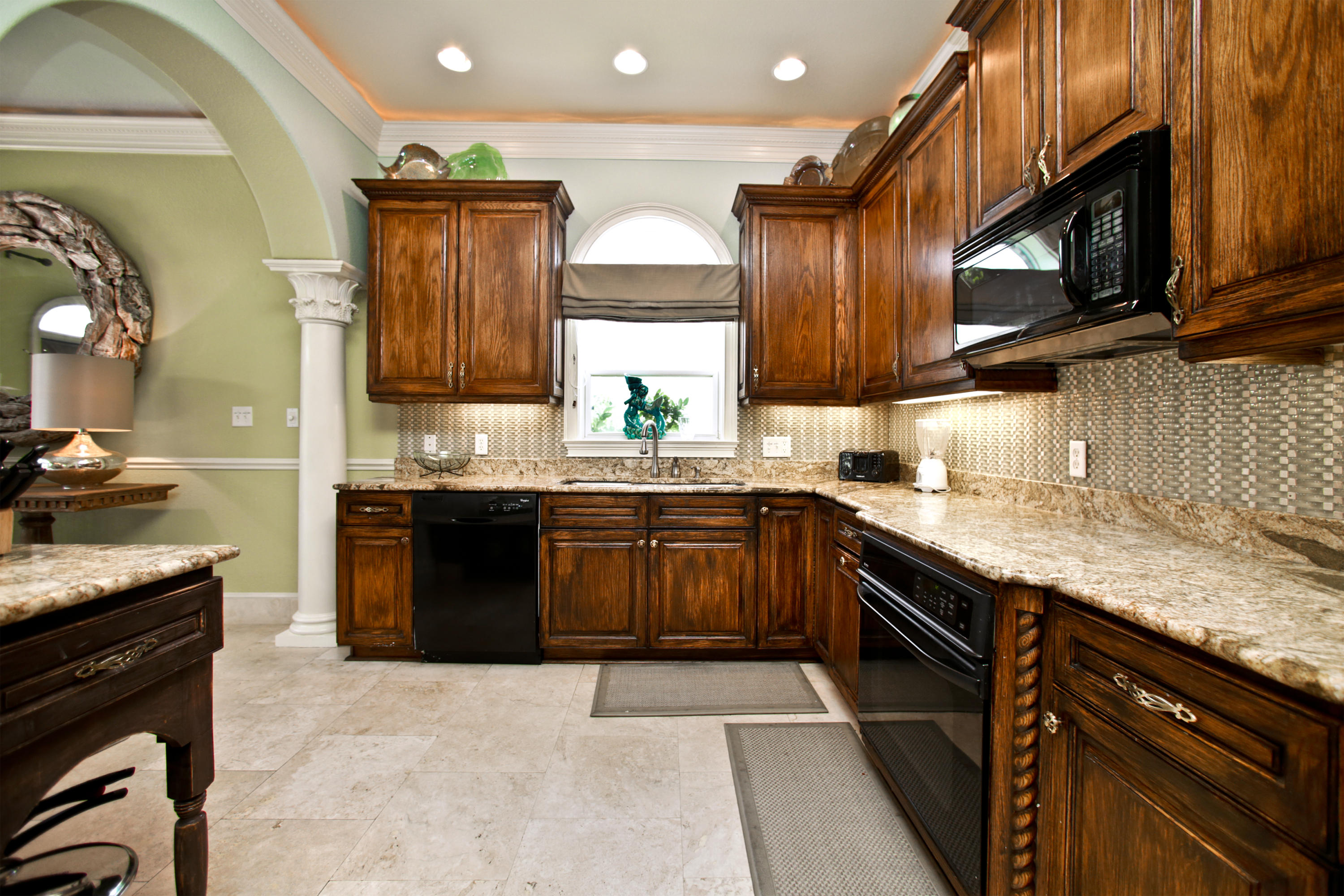 CRYSTAL SHORES - Residential