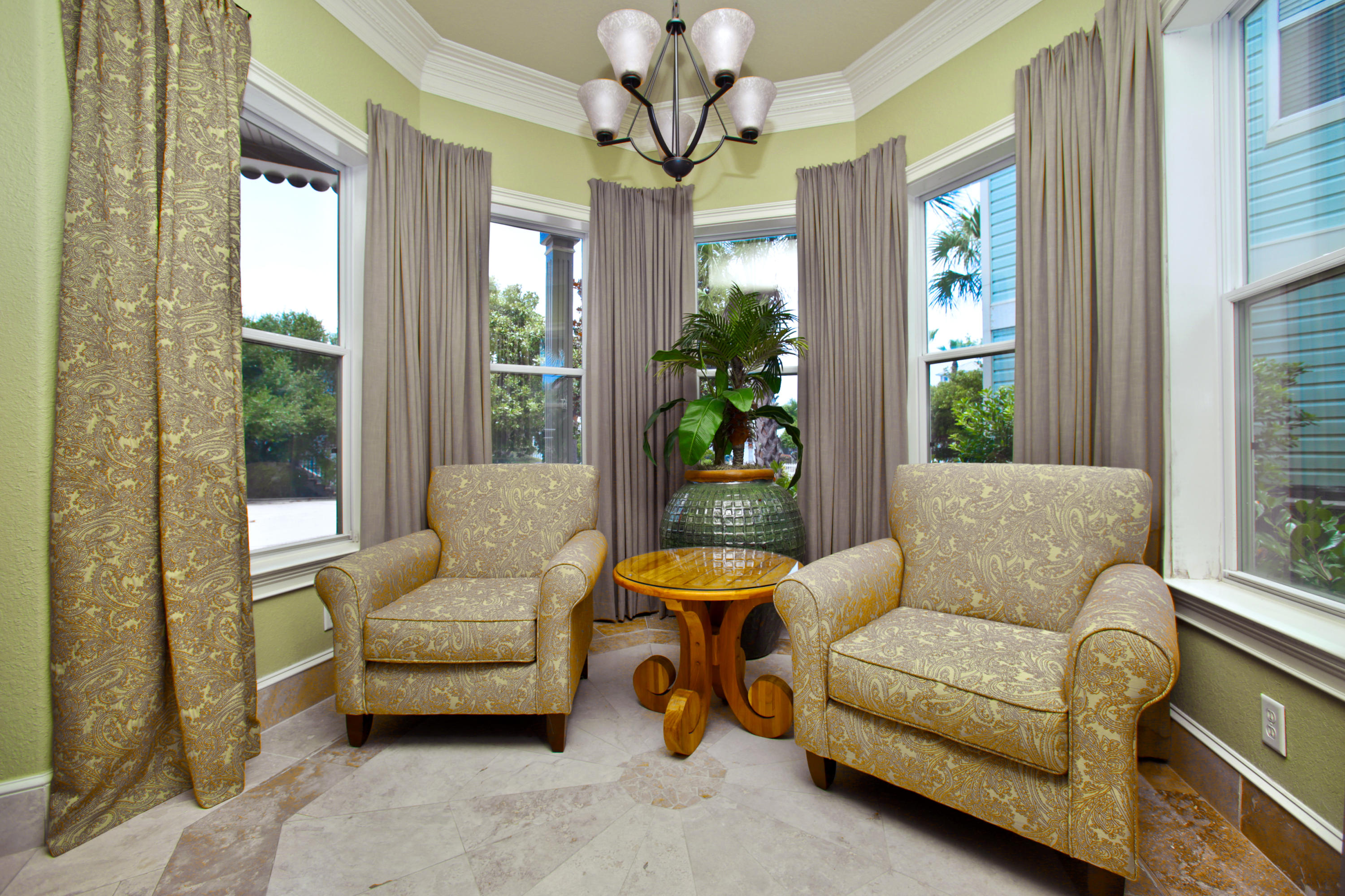 CRYSTAL SHORES - Residential