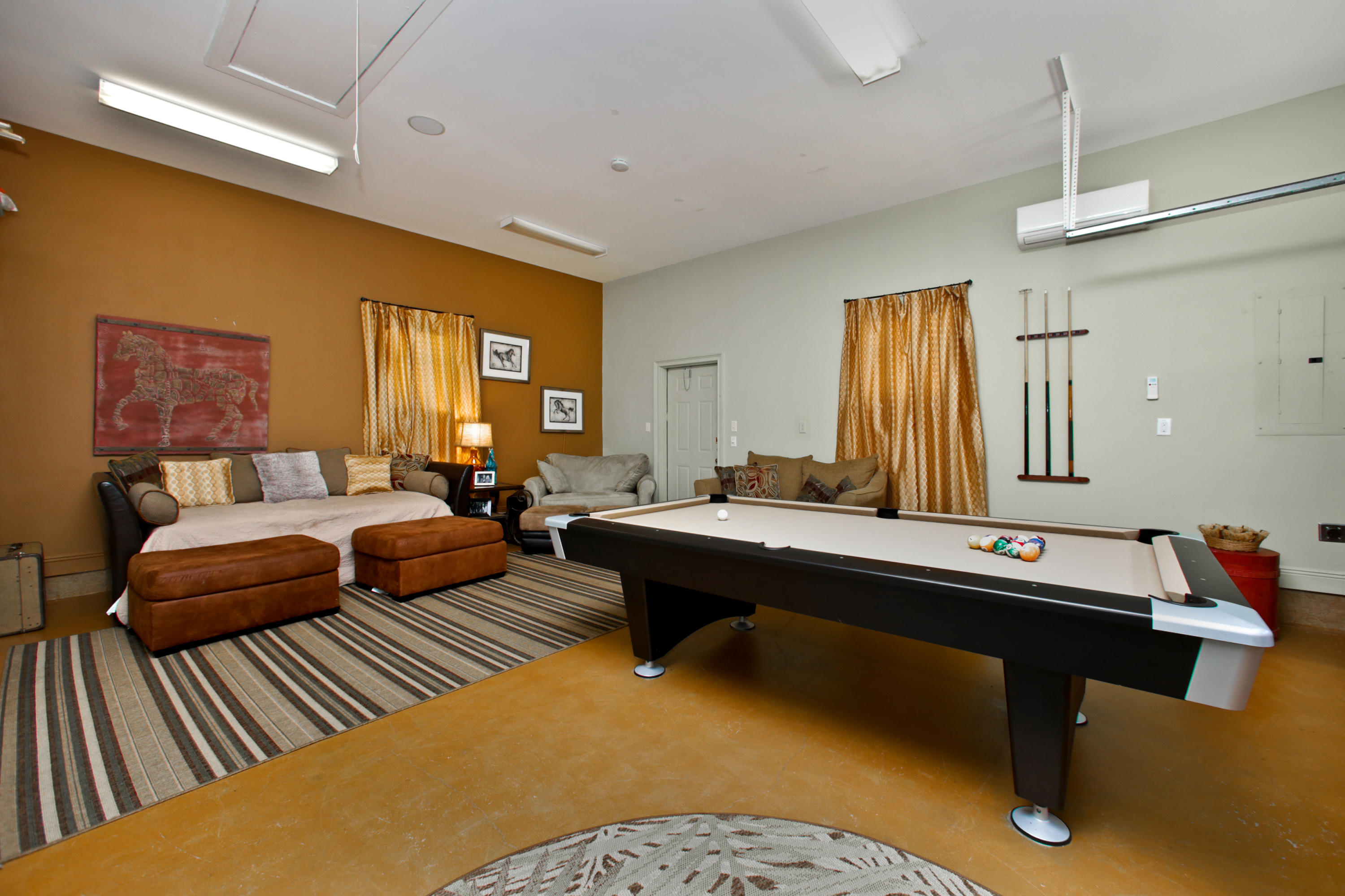 CRYSTAL SHORES - Residential