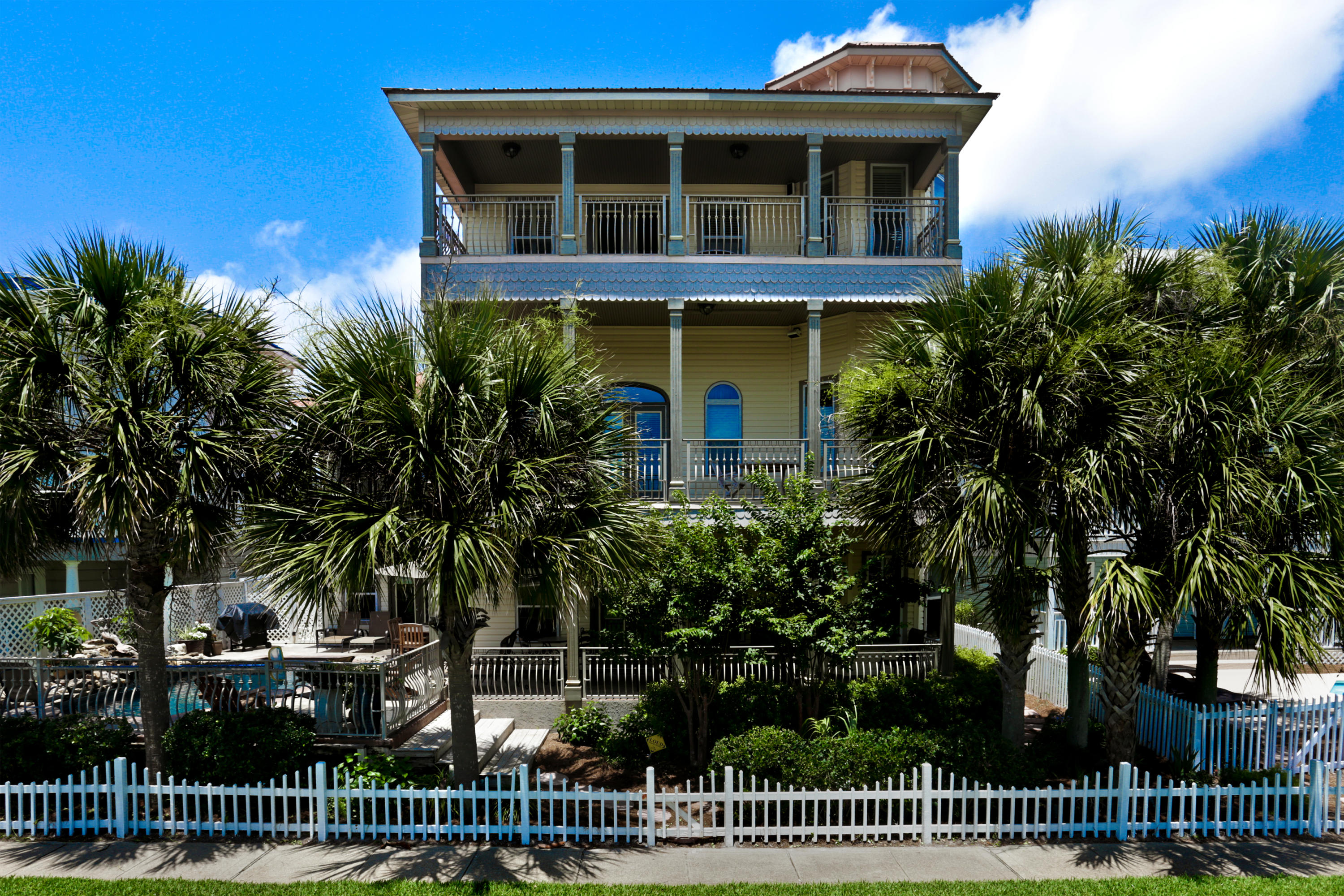 CRYSTAL SHORES - Residential