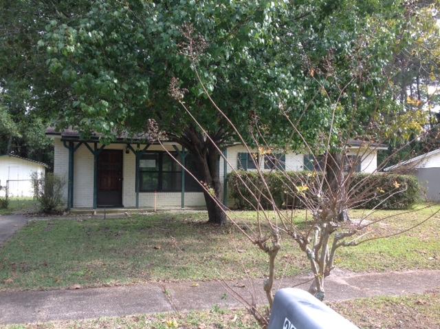Convenient to Ft Walton Beach and Hurlbert AFB! Home features three bedrooms one and a half bathrooms, eat-in kitchen and additional storage. In the completely fenced backyard there is an open patio for summer BBQs and yard building. This home perfect for an investment opportunity or starter home!