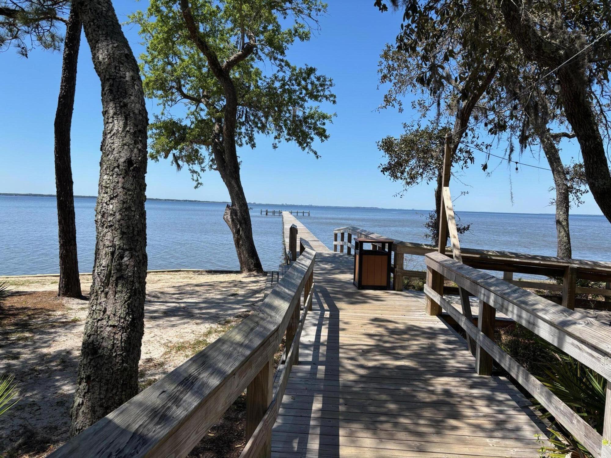 HAMMOCK BAY PASSAGES - Residential