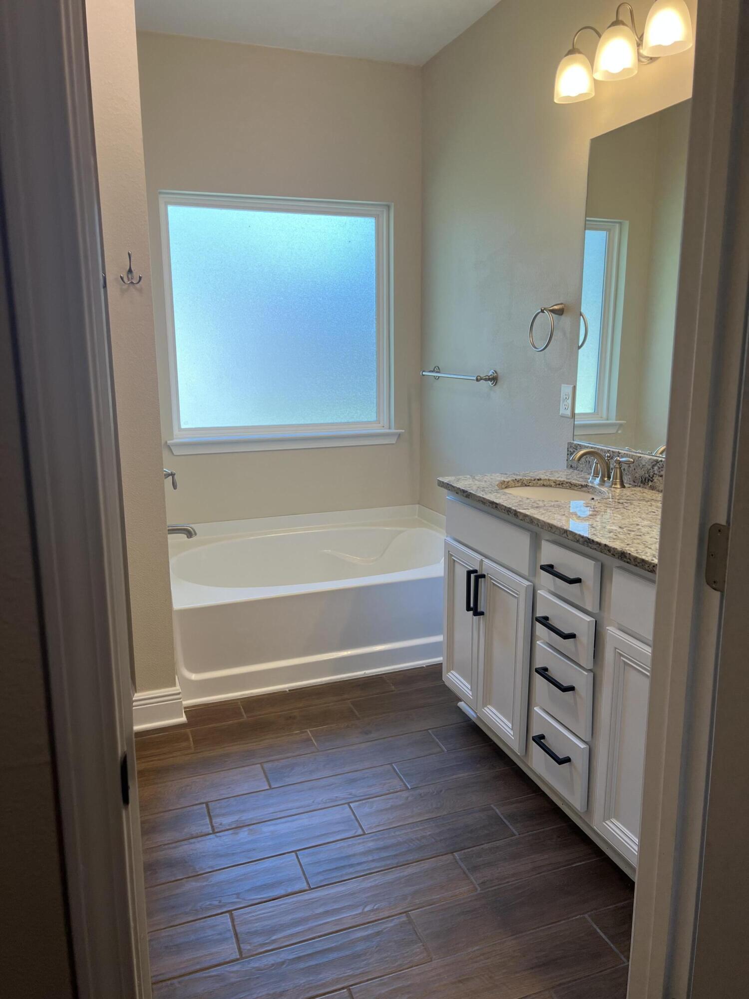 HAMMOCK BAY PASSAGES - Residential