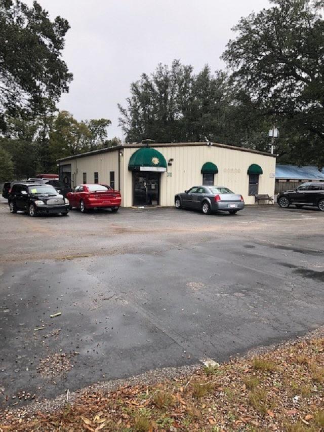 2,400 SF Office/Warehouse building on 1.19 AC with room to expand building or parking on unused land to the rear of property. 1,320 SF Office and 1,080 SF Warehouse space with 12' eave height and (2) on grade 16' x 10' roll up doors. Building has water recycling system and all lighting is LED.