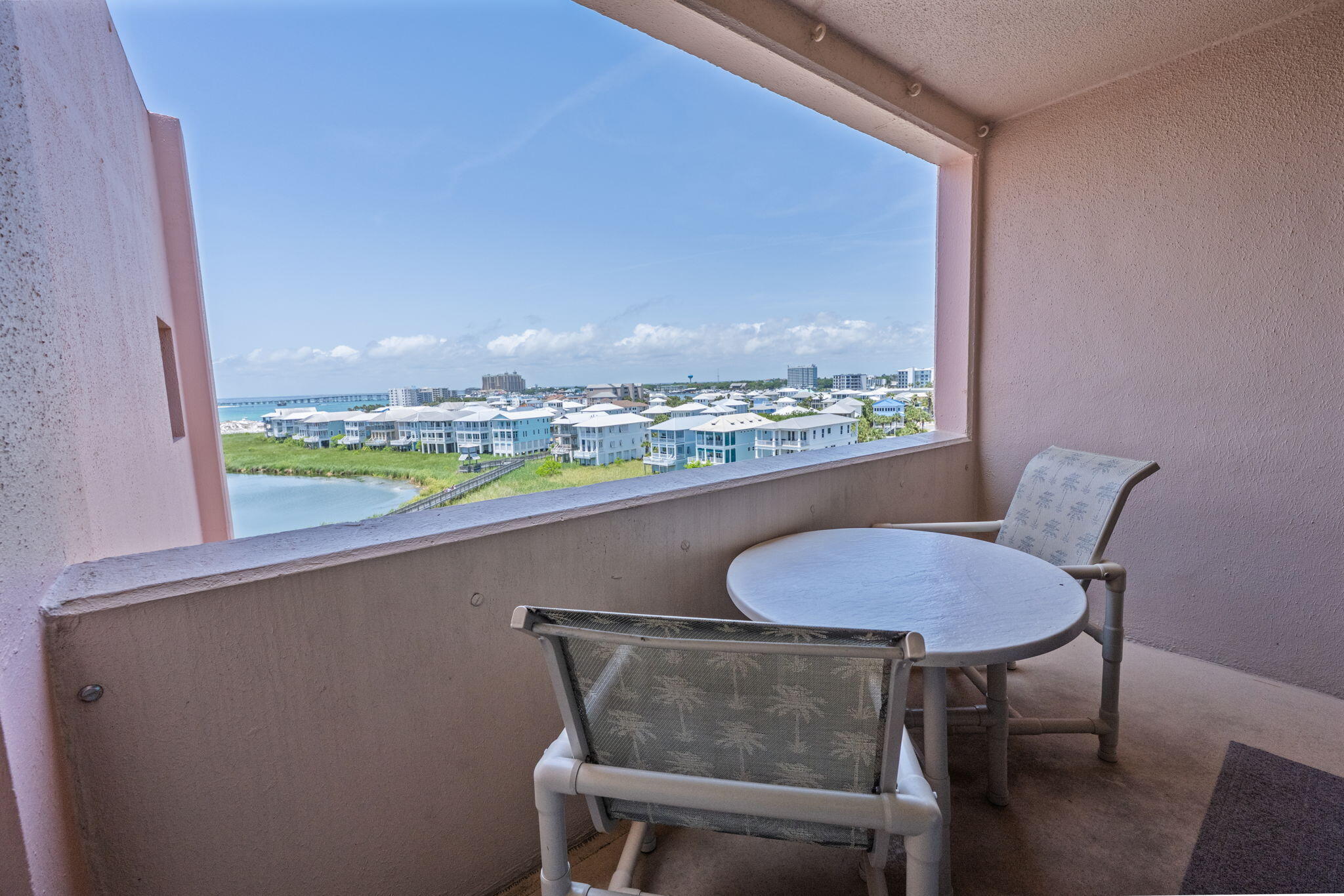 Jetty East Condominium - Residential