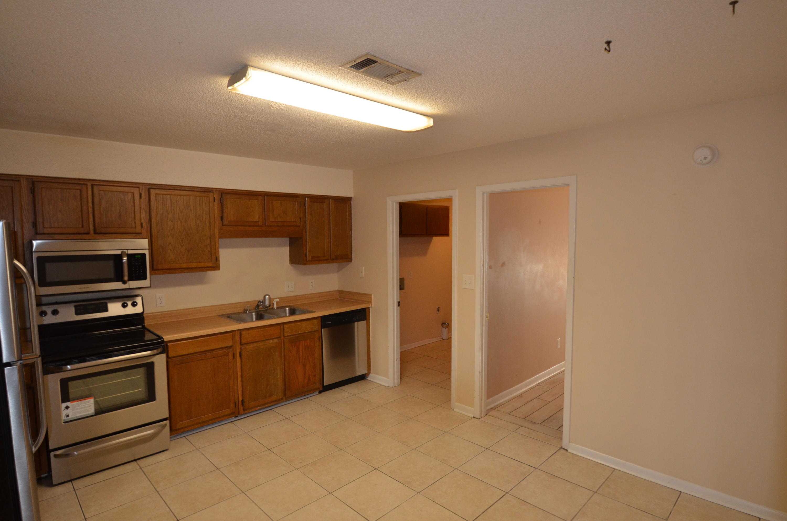 BELL-BROOK ESTATES 1ST ADDN - Residential Lease