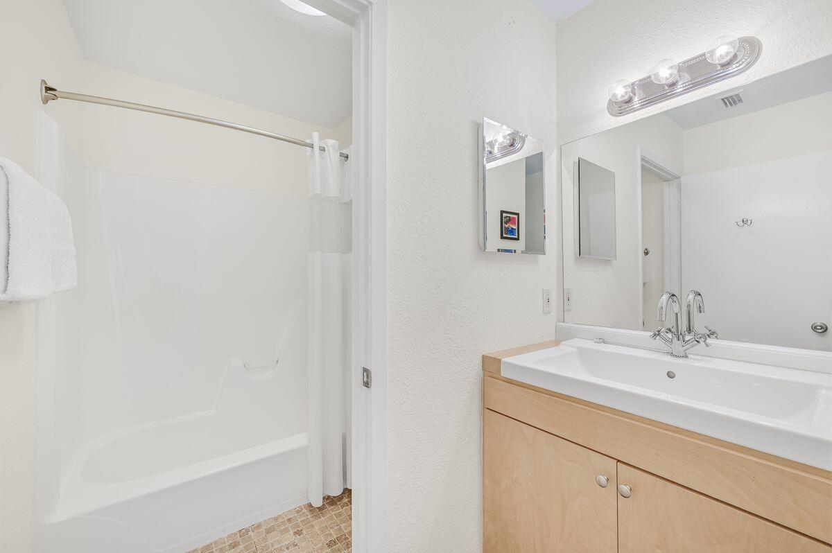 BAYOU VILLAGE CONDO PH 1 - Residential