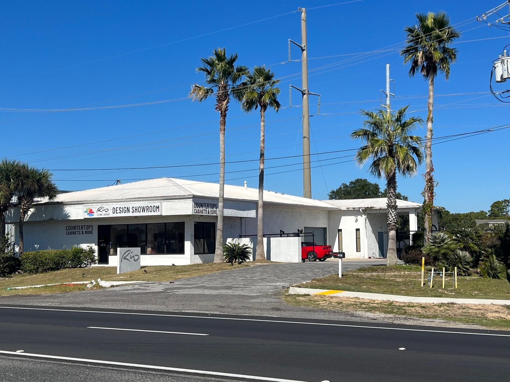 Great Little Showroom/Warehouse with fenced yard. Great proximity to Panama City Beach and 30A. Excellent frontage on US Hwy 98.