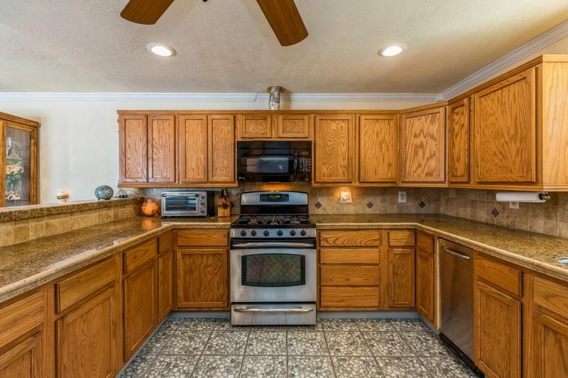 NO RECORDED SUBDIVISION - Residential