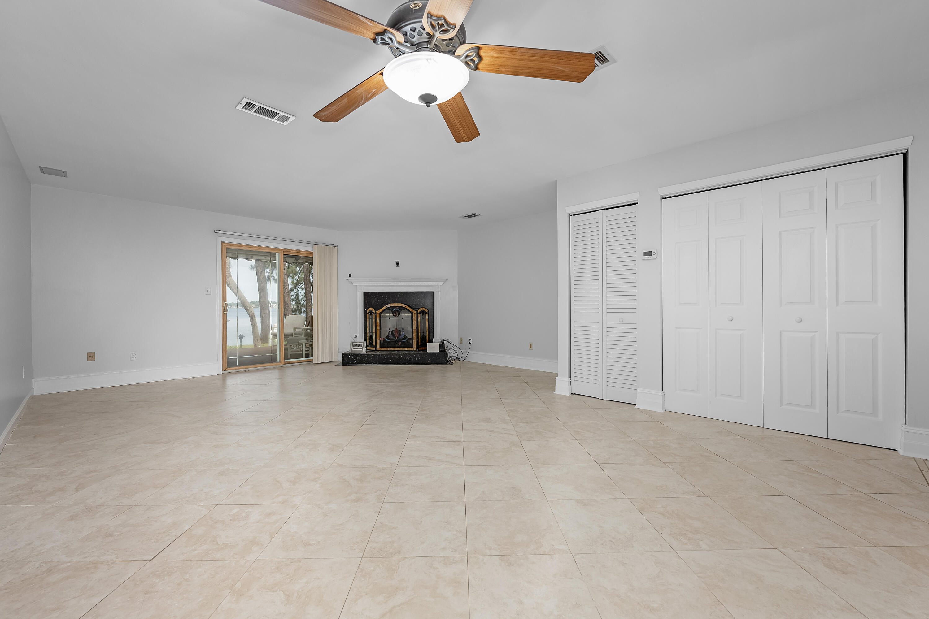 GARNIERS CAY T/H - Residential