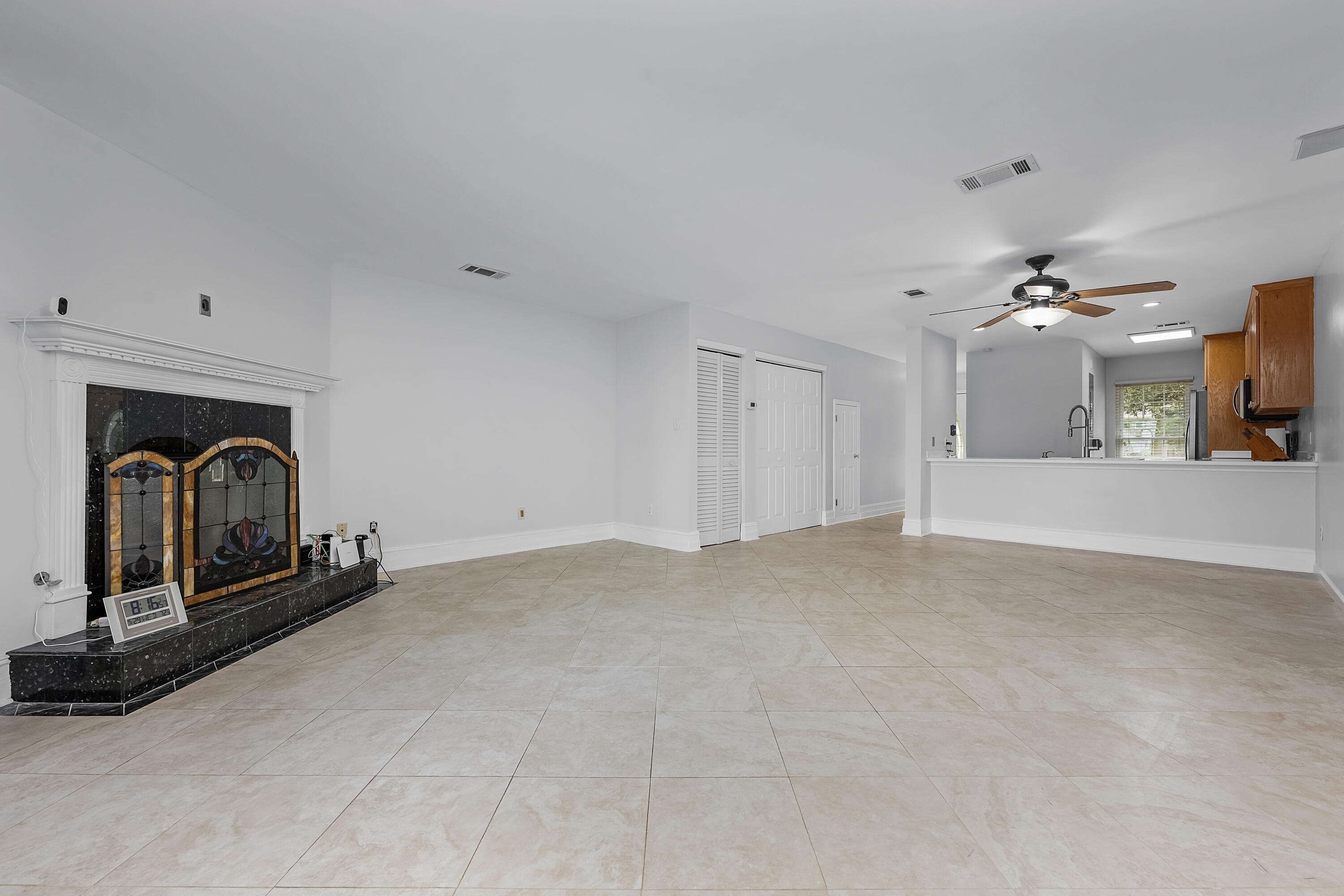 GARNIERS CAY T/H - Residential