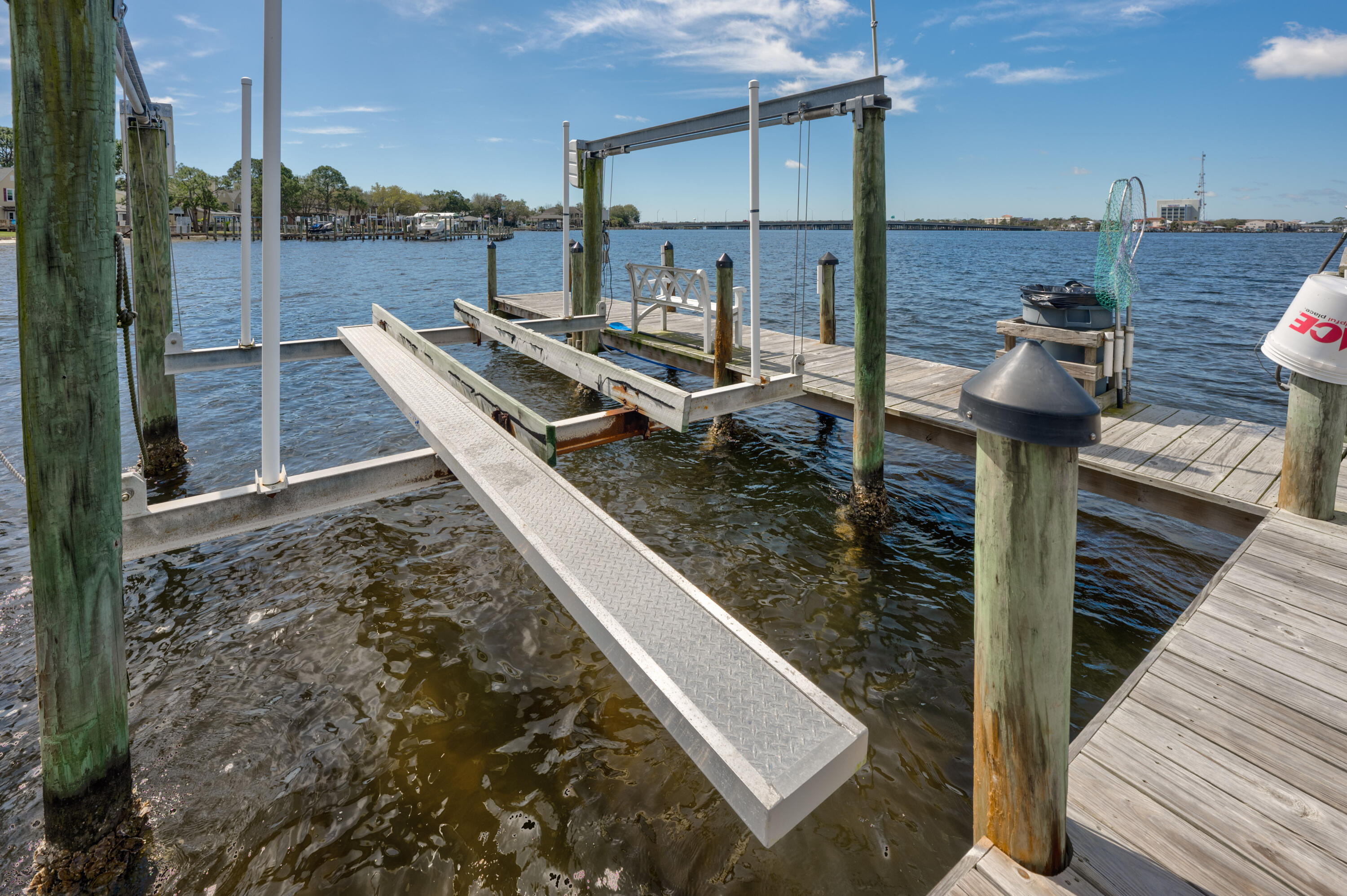 GARNIERS CAY T/H - Residential