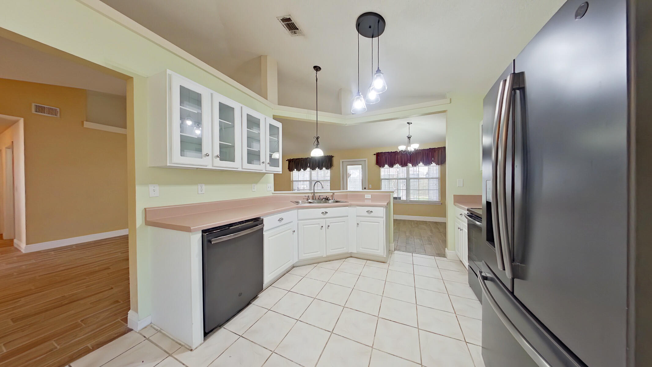 LIGHTHOUSE POINTE - Residential