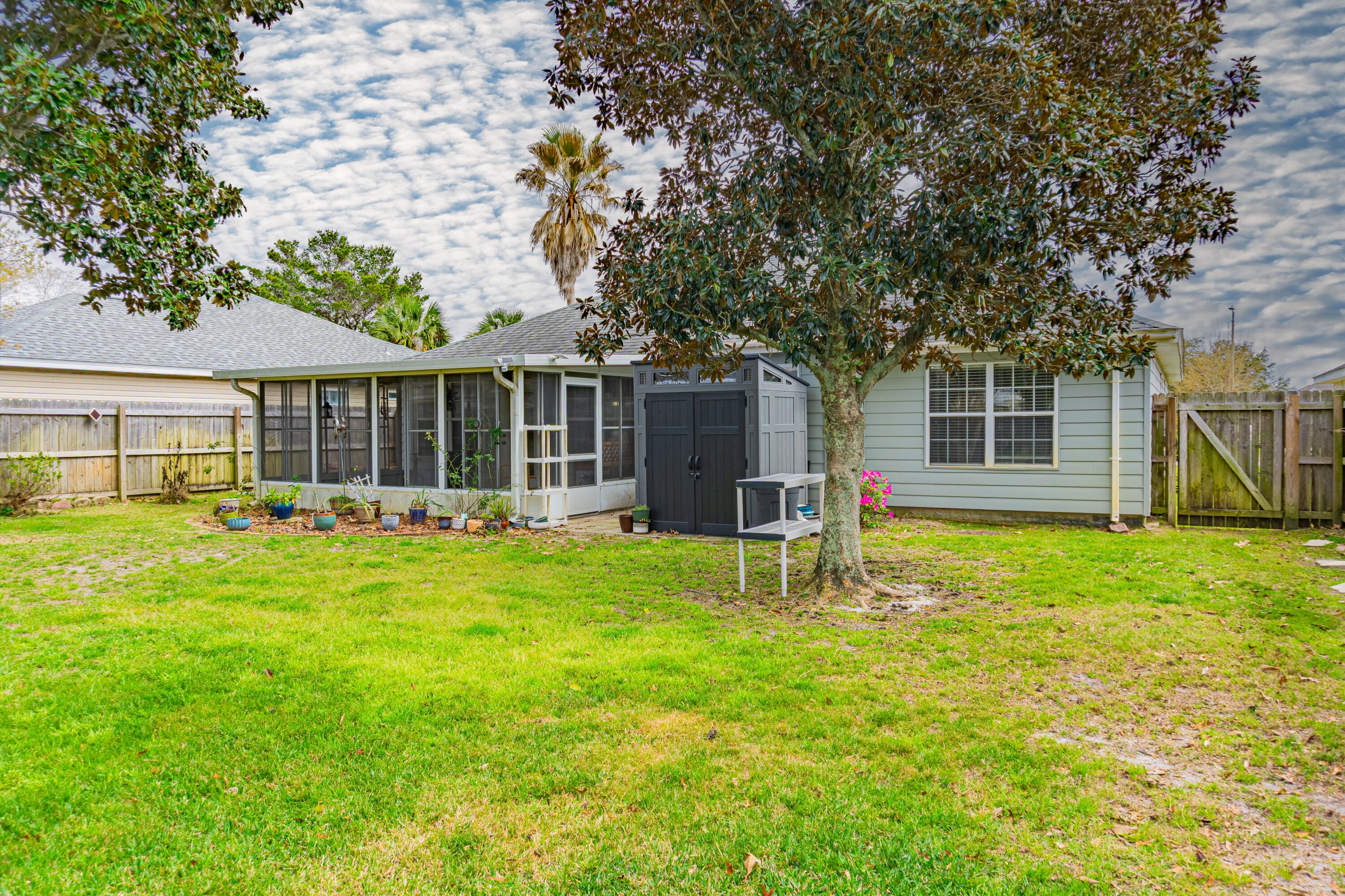 LIGHTHOUSE POINTE - Residential