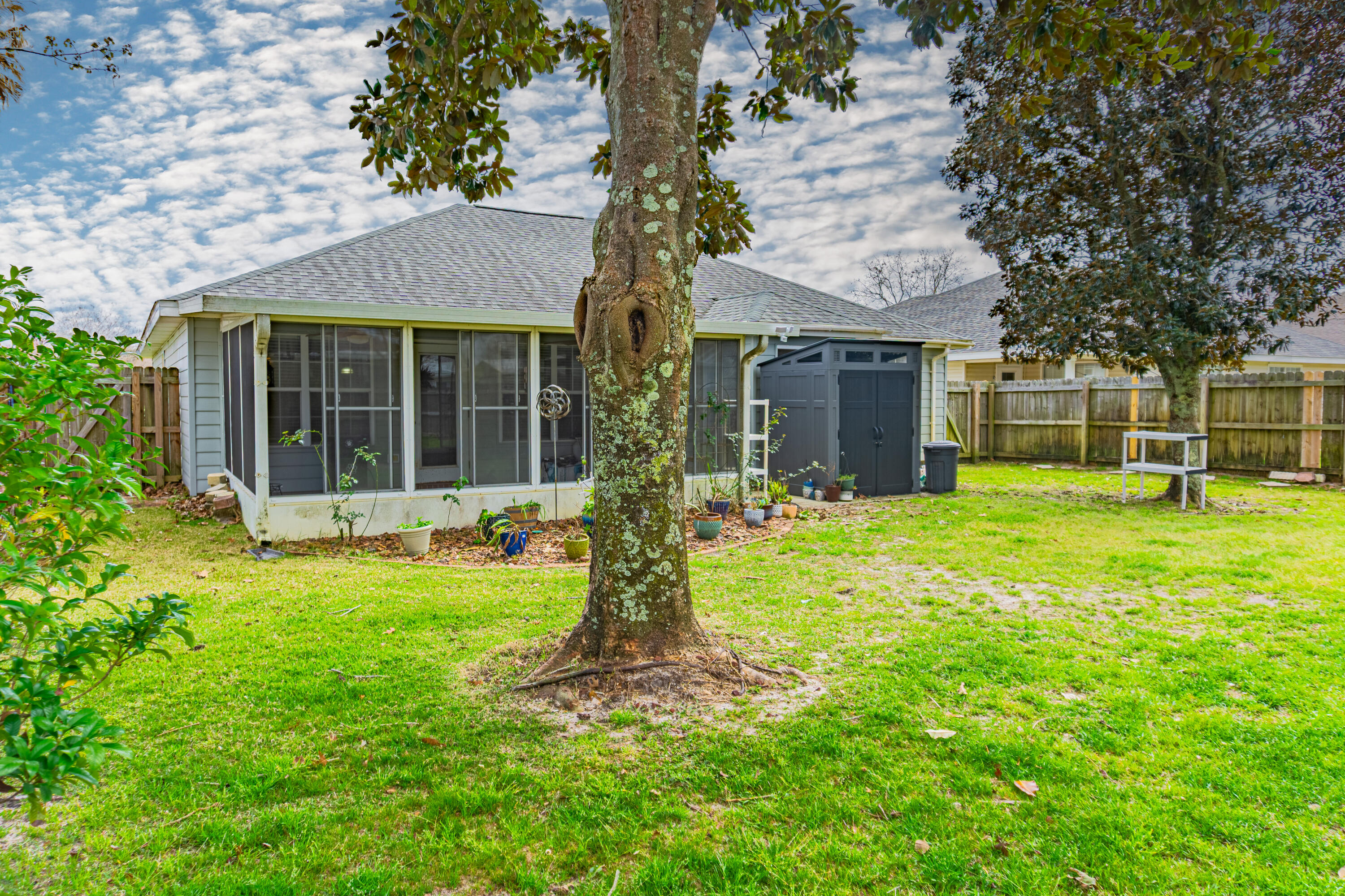 LIGHTHOUSE POINTE - Residential