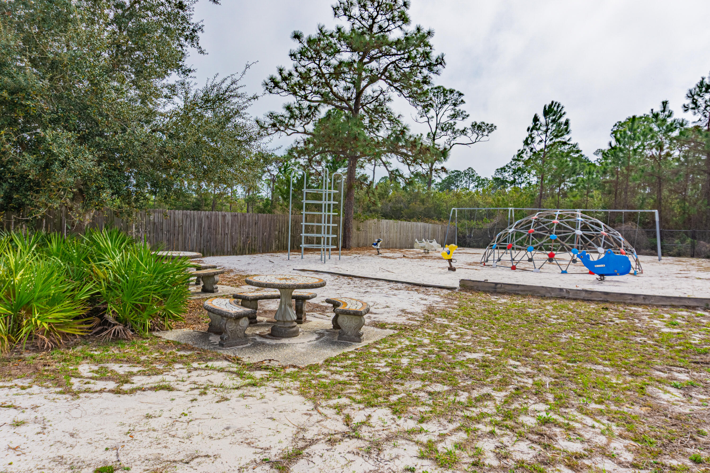 LIGHTHOUSE POINTE - Residential