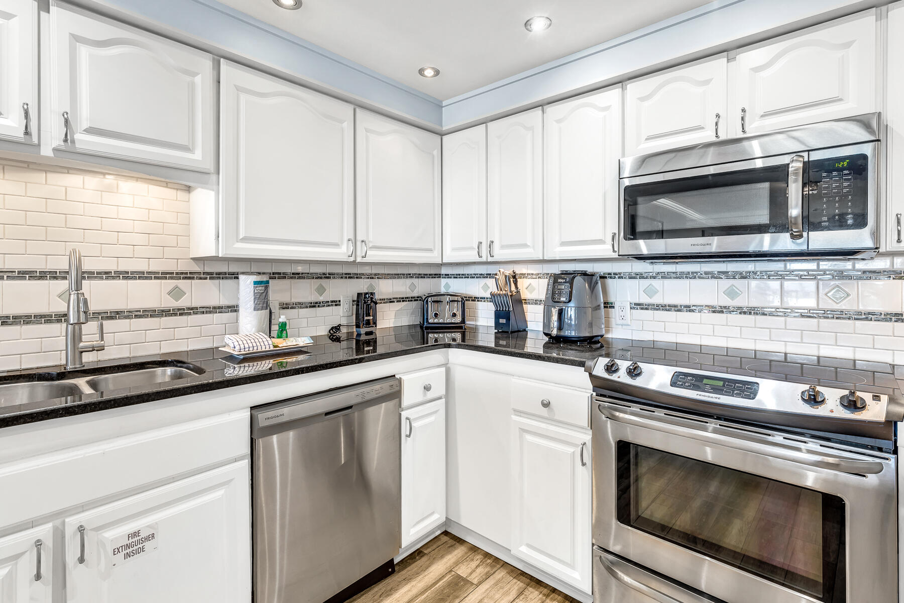 BEACH HOUSE CONDO PH 1 - Residential