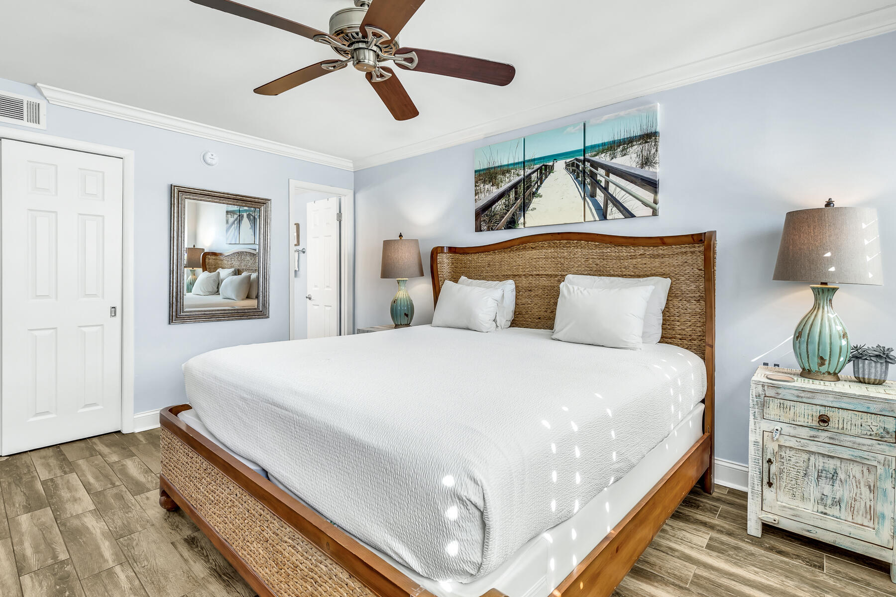 BEACH HOUSE CONDO PH 1 - Residential